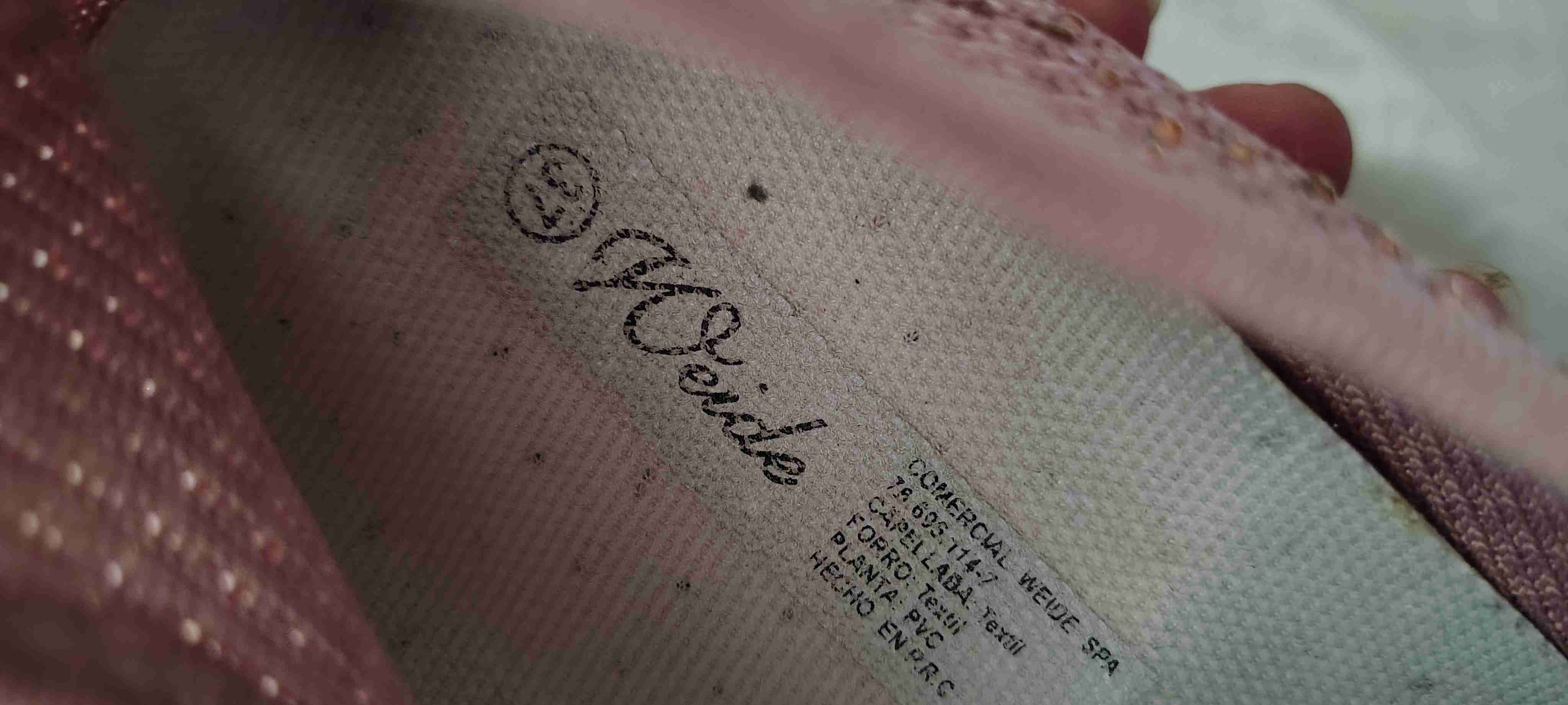 Zapatillas rosadas con brillo - 3