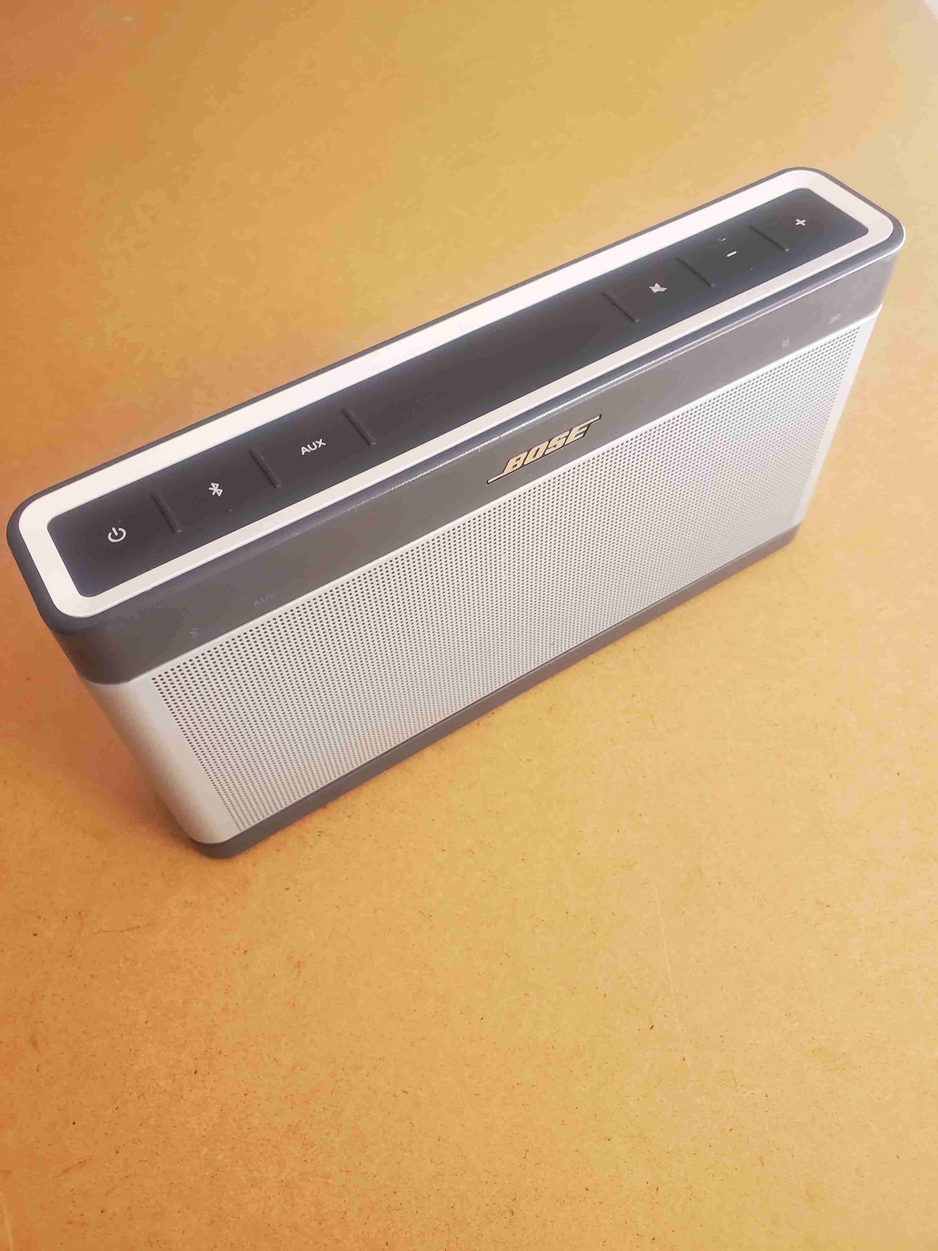 Parlante Bose portátil gris - miniatura 1