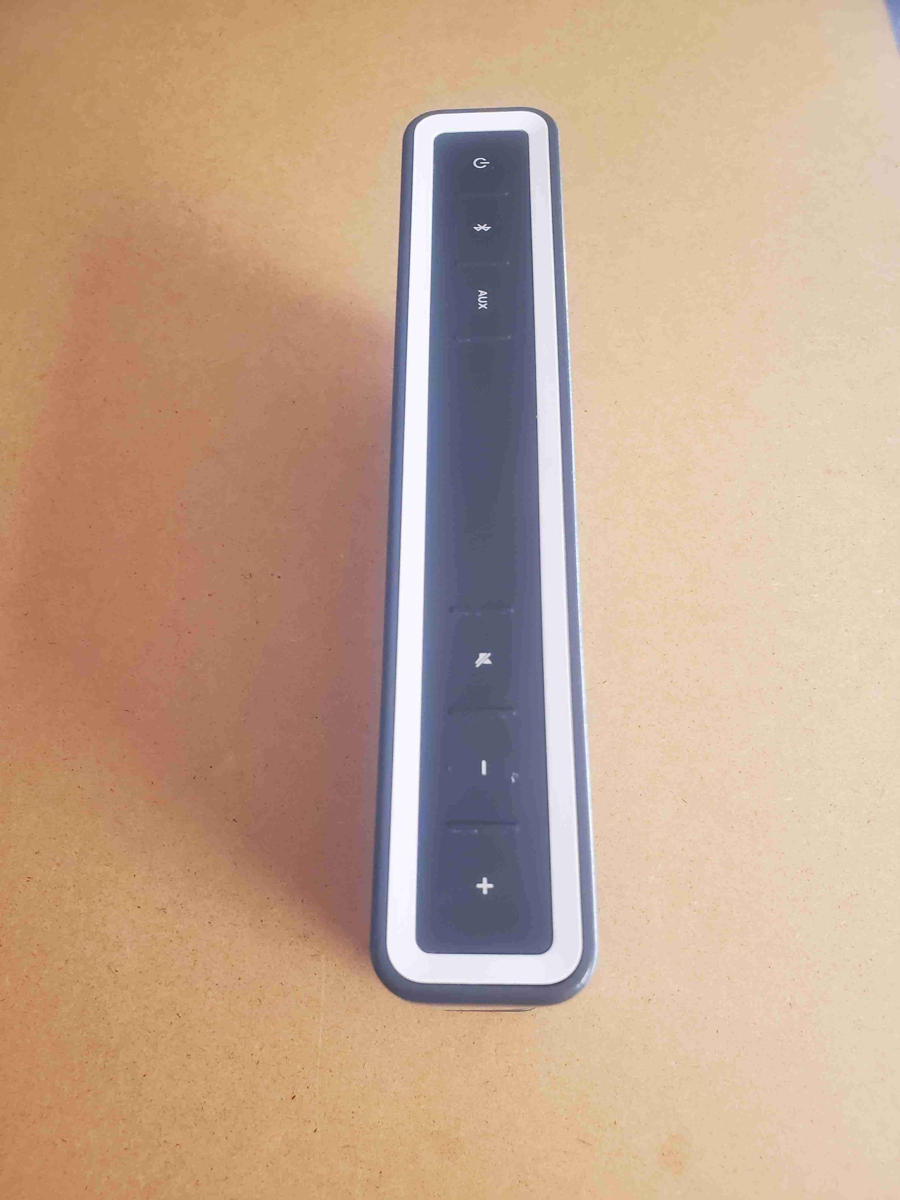 Parlante Bose portátil gris - miniatura 2