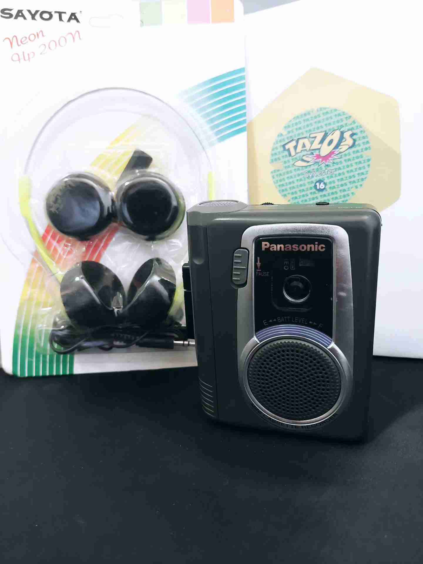 Grabadora portátil Panasonic con audífonos - miniatura 1