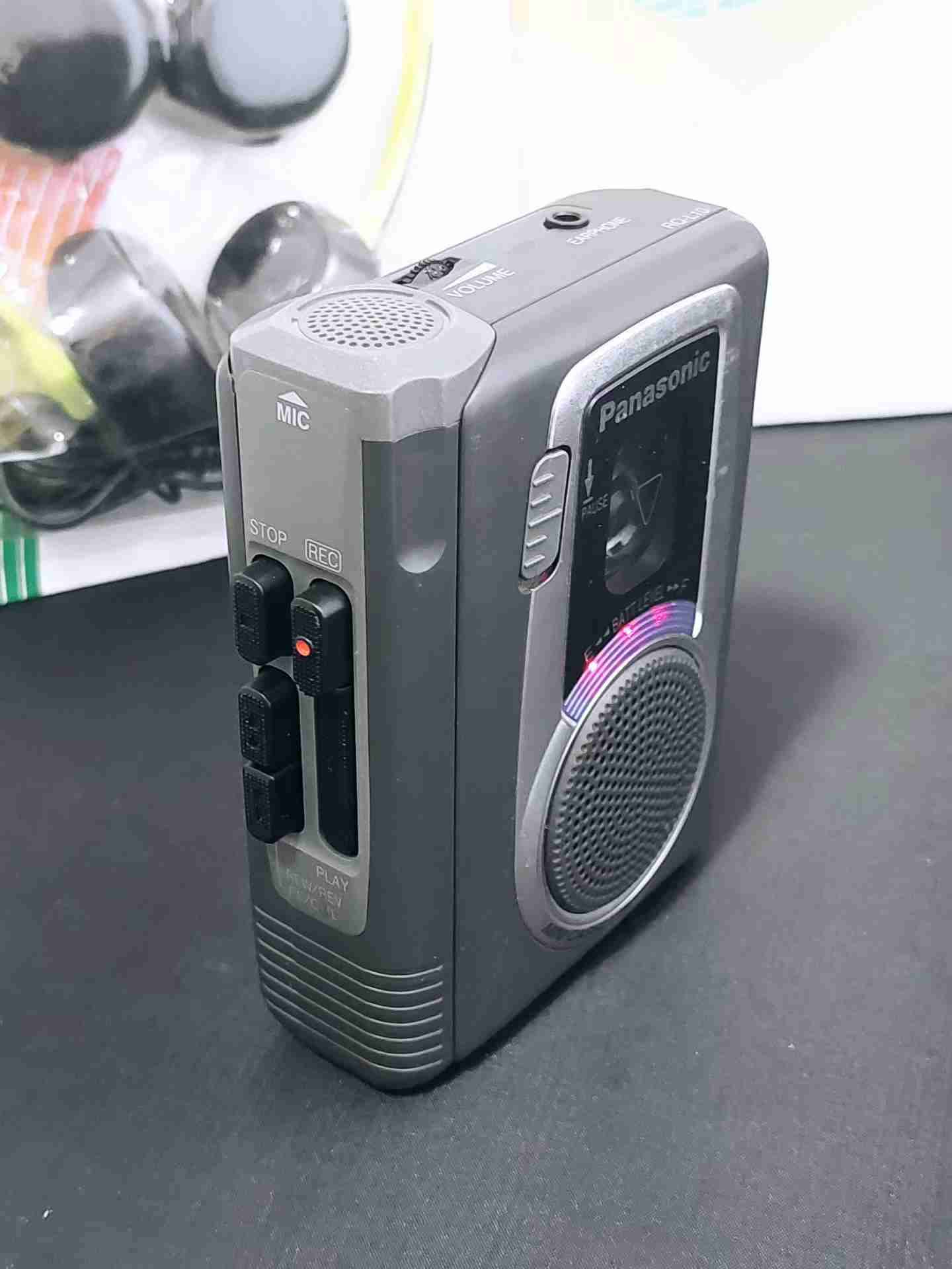 Grabadora portátil Panasonic con audífonos - miniatura 3