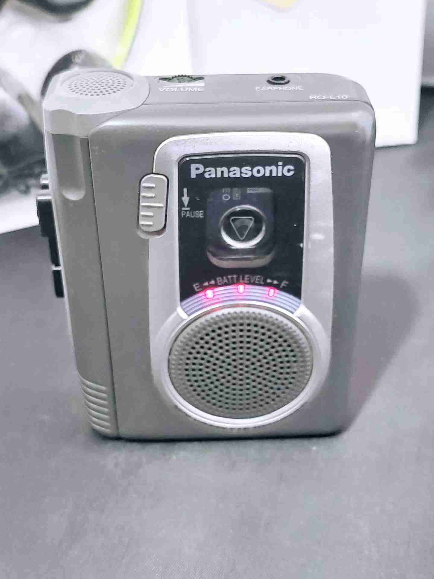 Grabadora portátil Panasonic con audífonos - miniatura 5