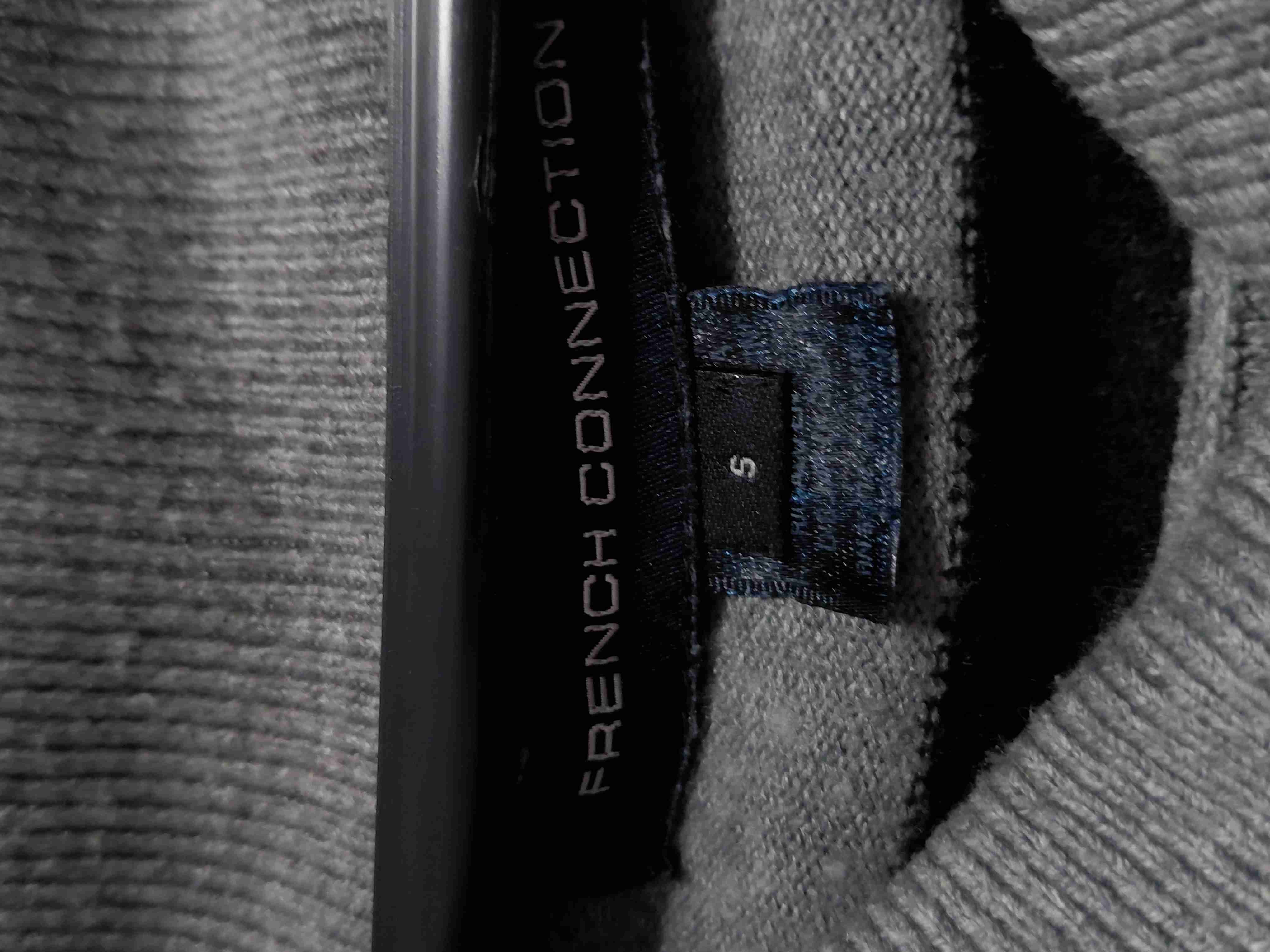 Sweater rayado gris y negro - 2