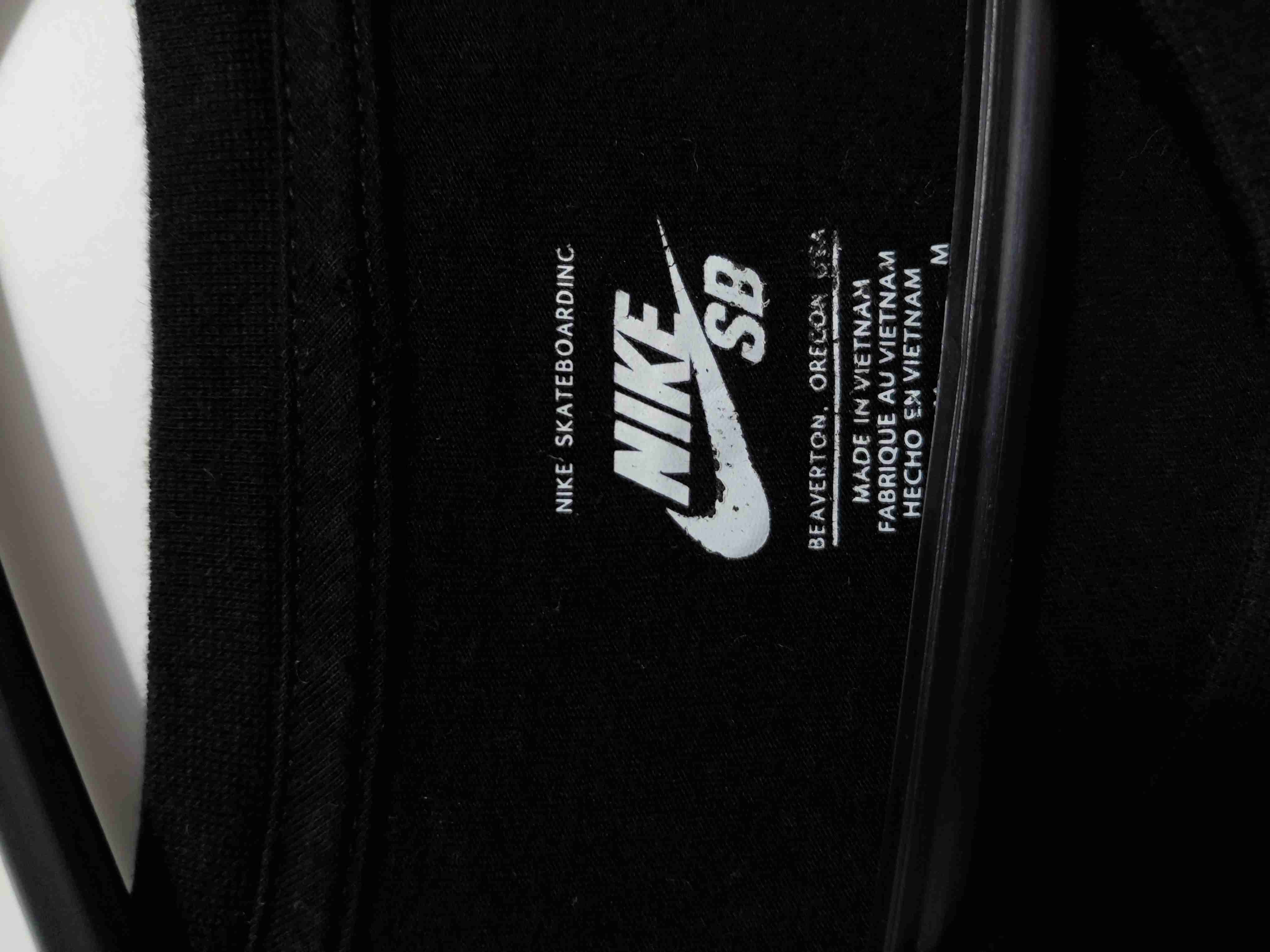 Polera negra Nike SB - miniatura 2