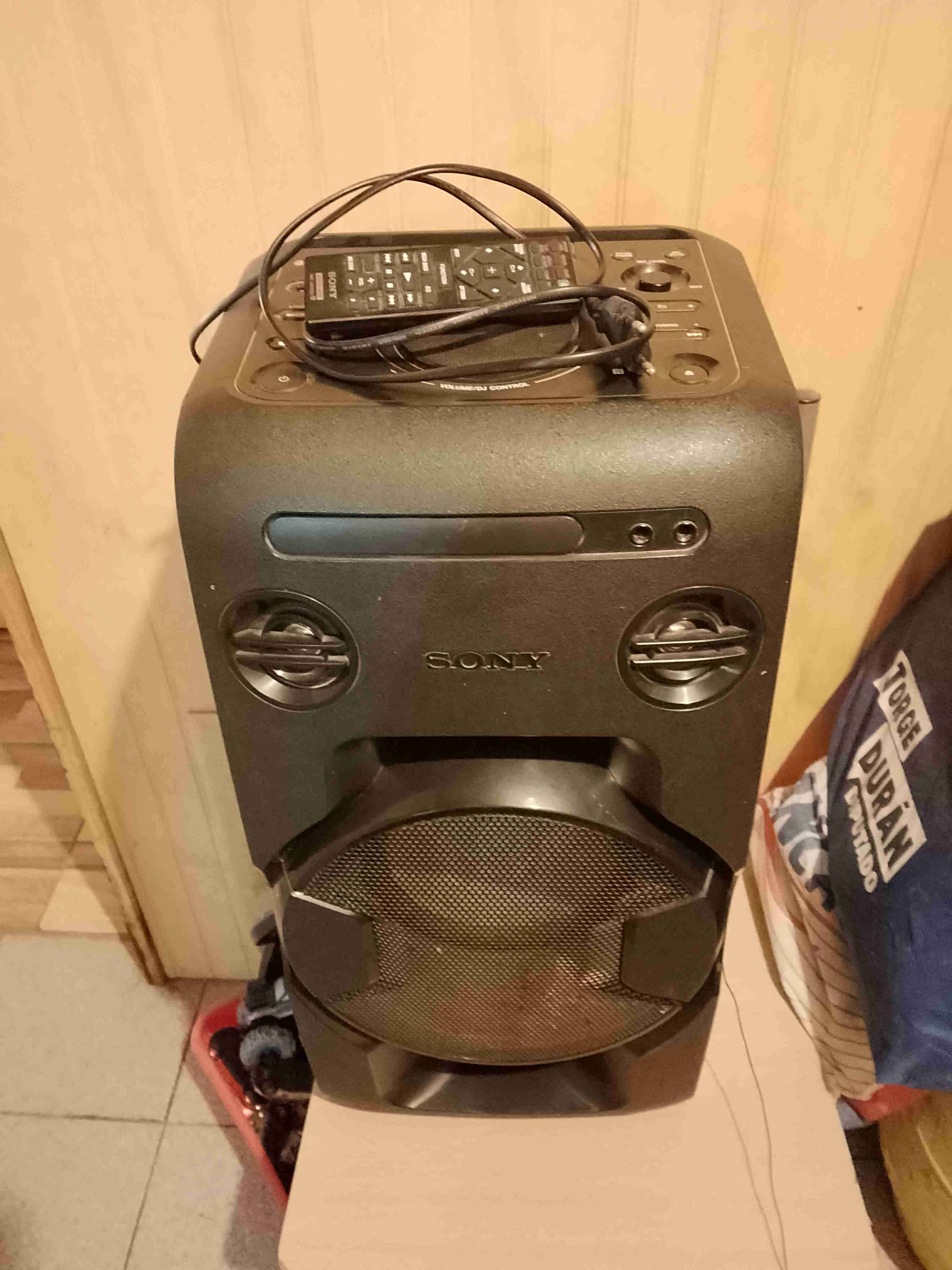 Parlante Sony grande - miniatura 2