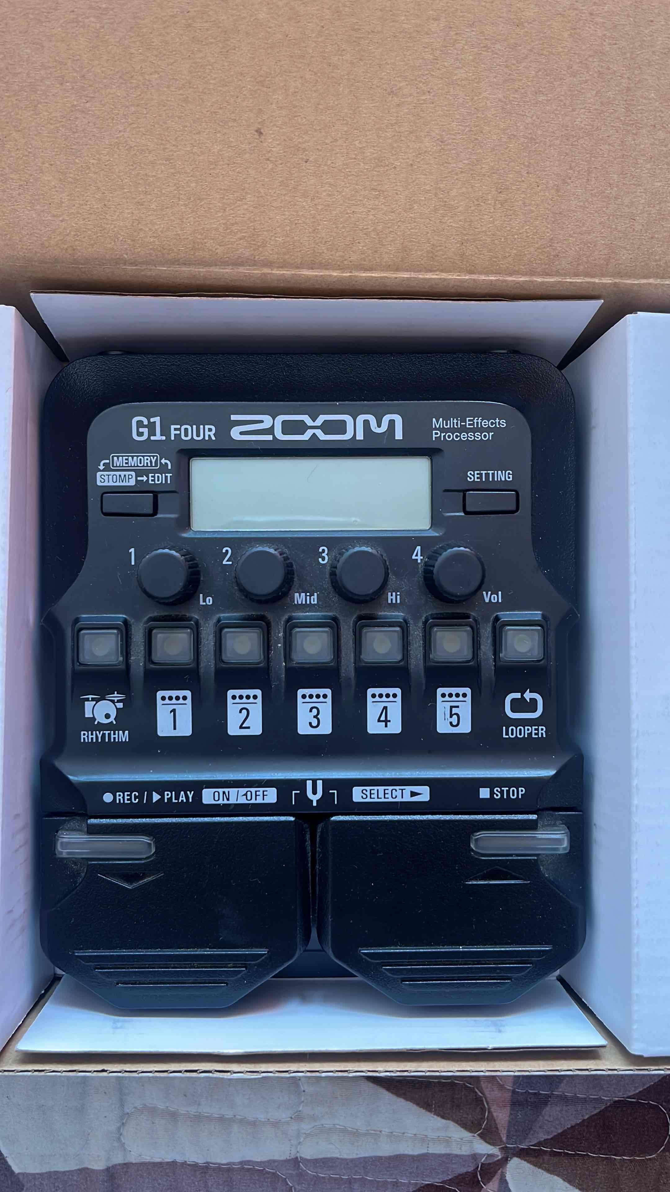 Pedal de guitarras multiefectos marca Zoom G1 Four - 1