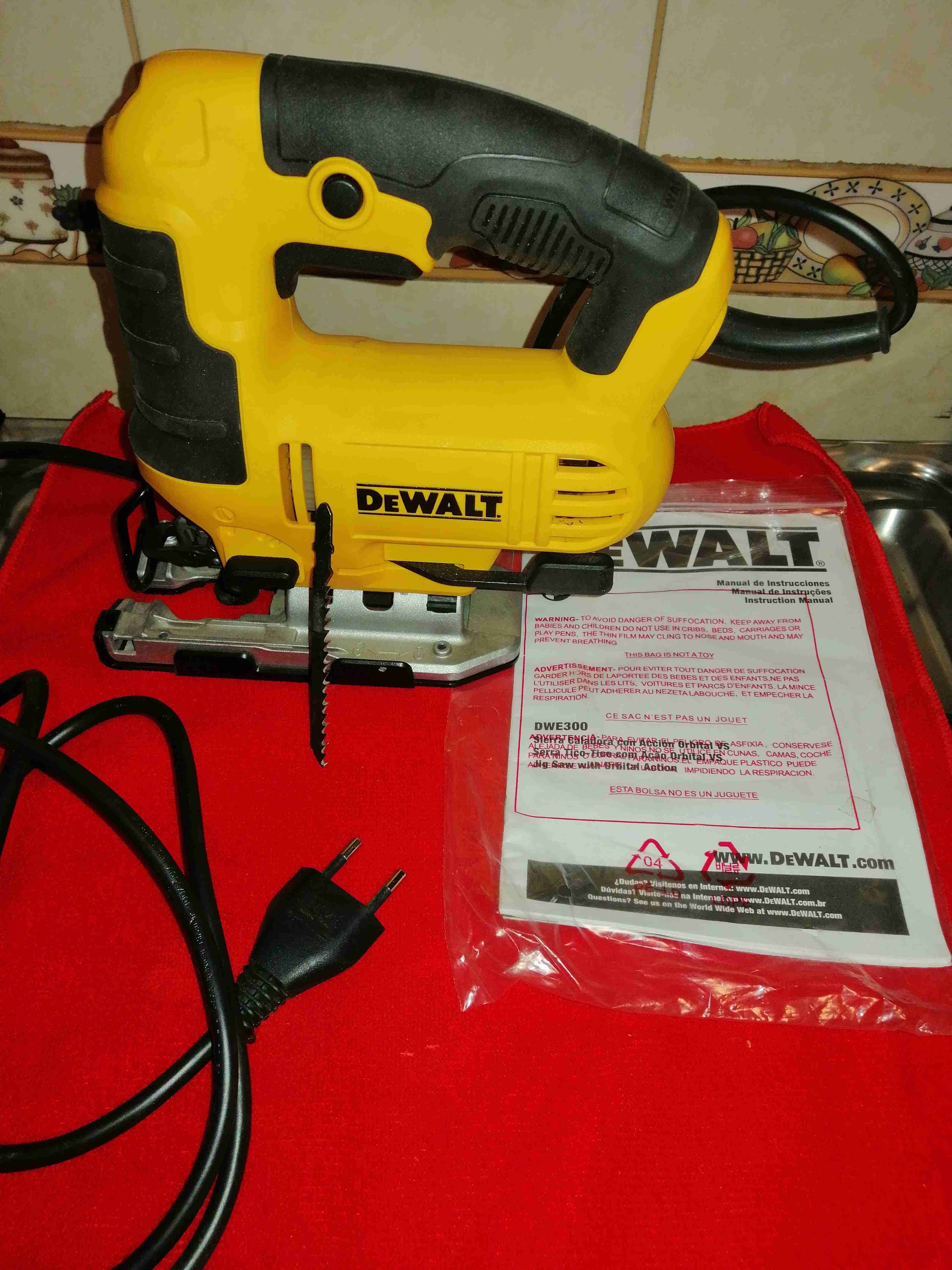 Sierra caladora DeWalt amarilla - miniatura 2