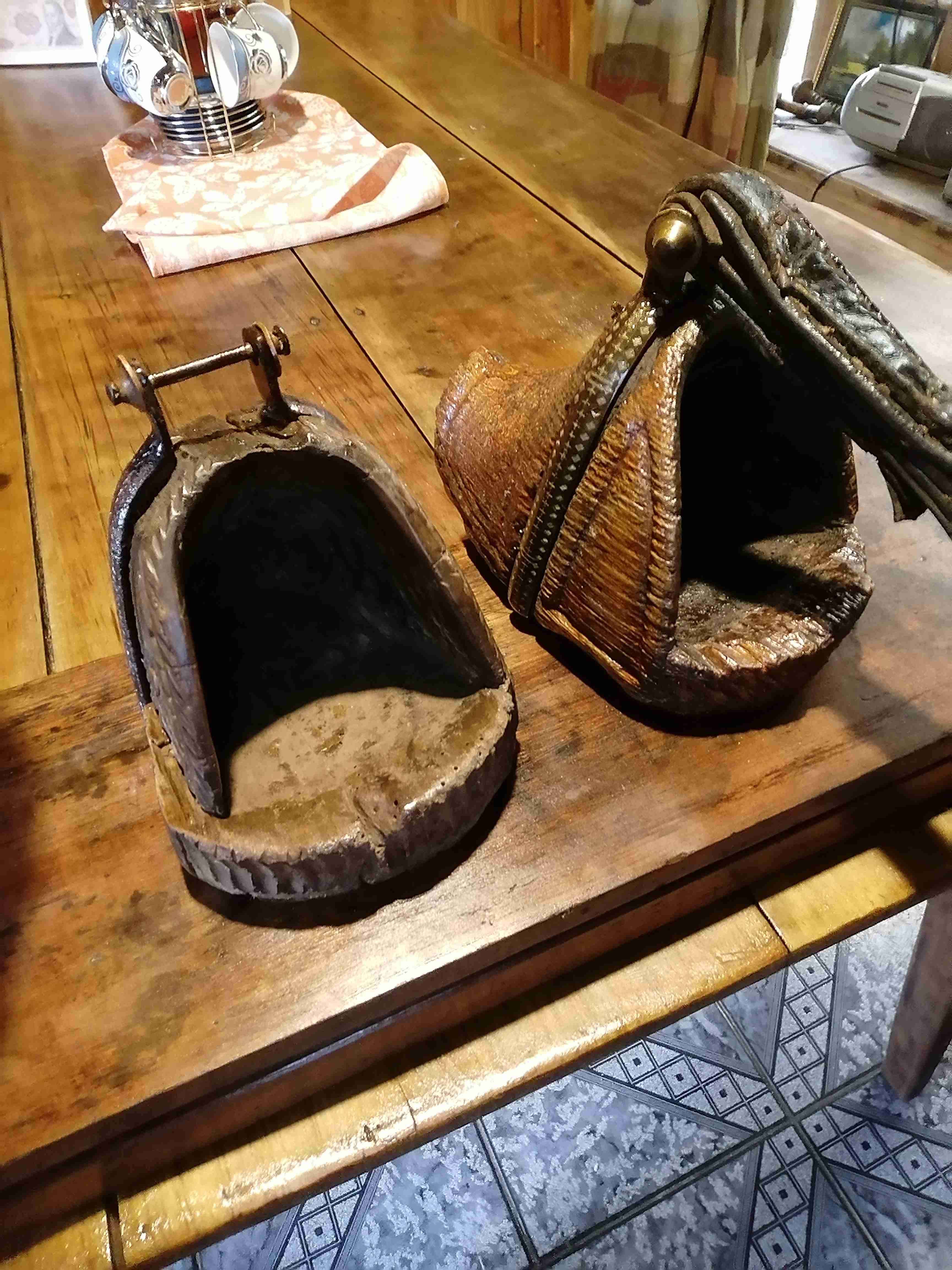 Estribos de madera tallada - miniatura 2