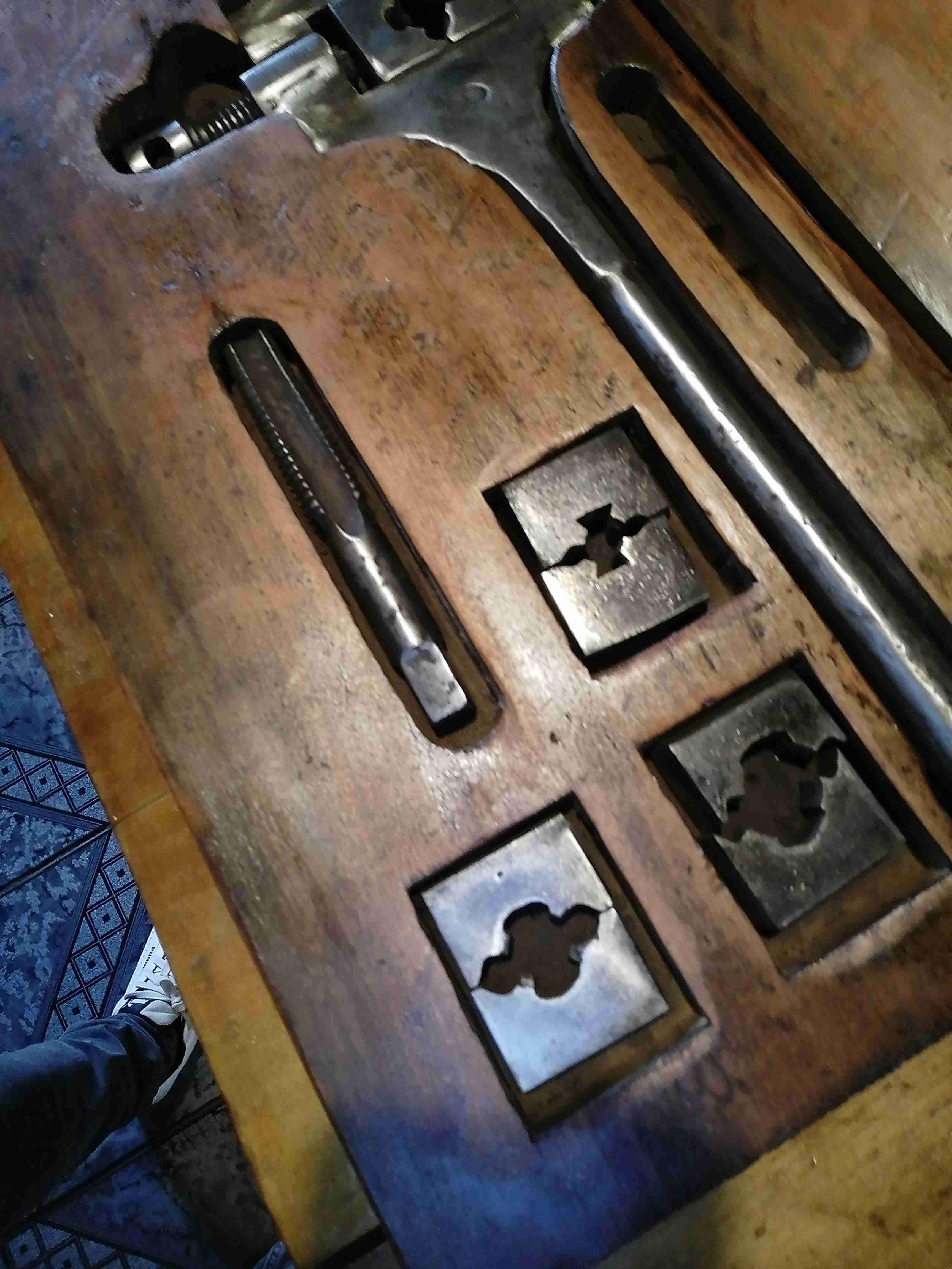 Set de herramientas de roscar tarragas vintage - miniatura 3