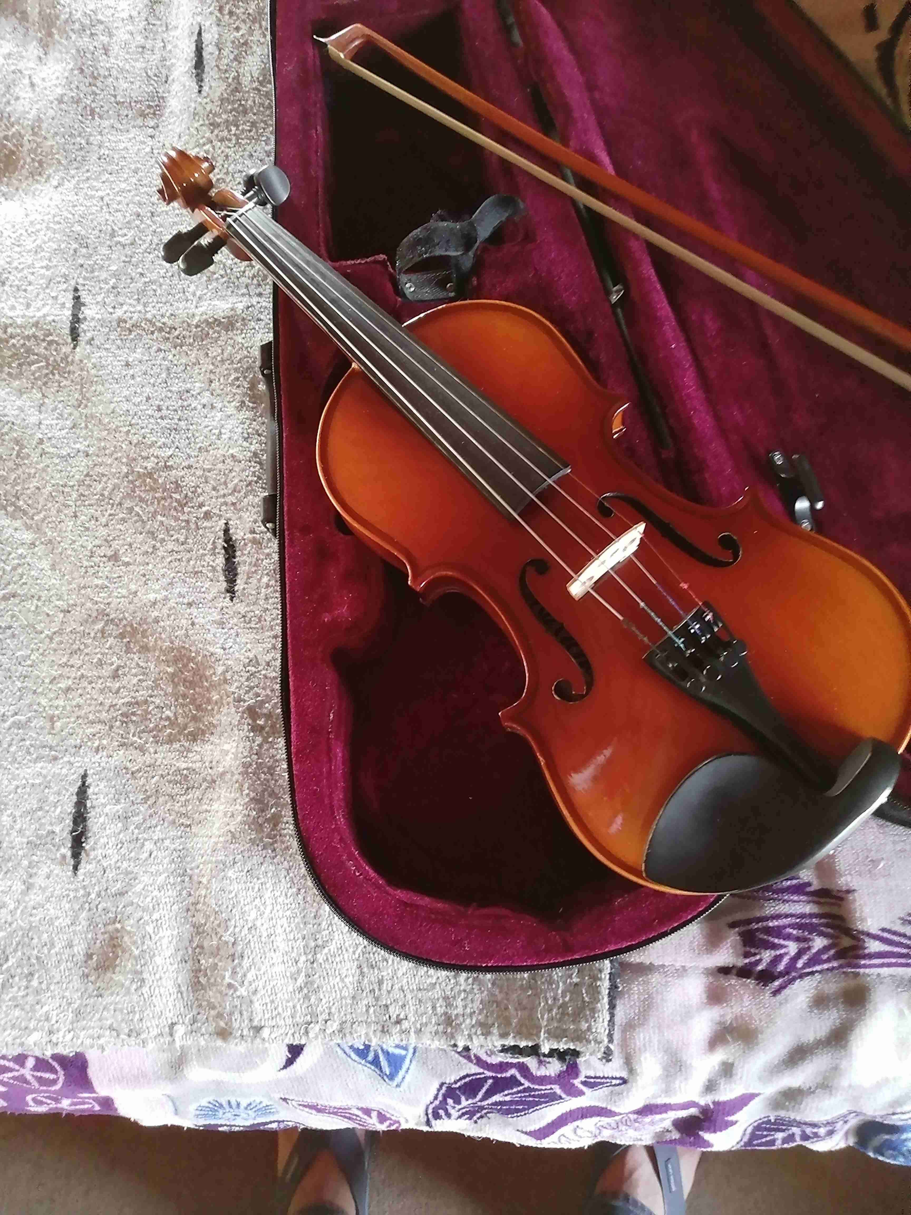 Violín con estuche rojo maxtone 1/2 - 2