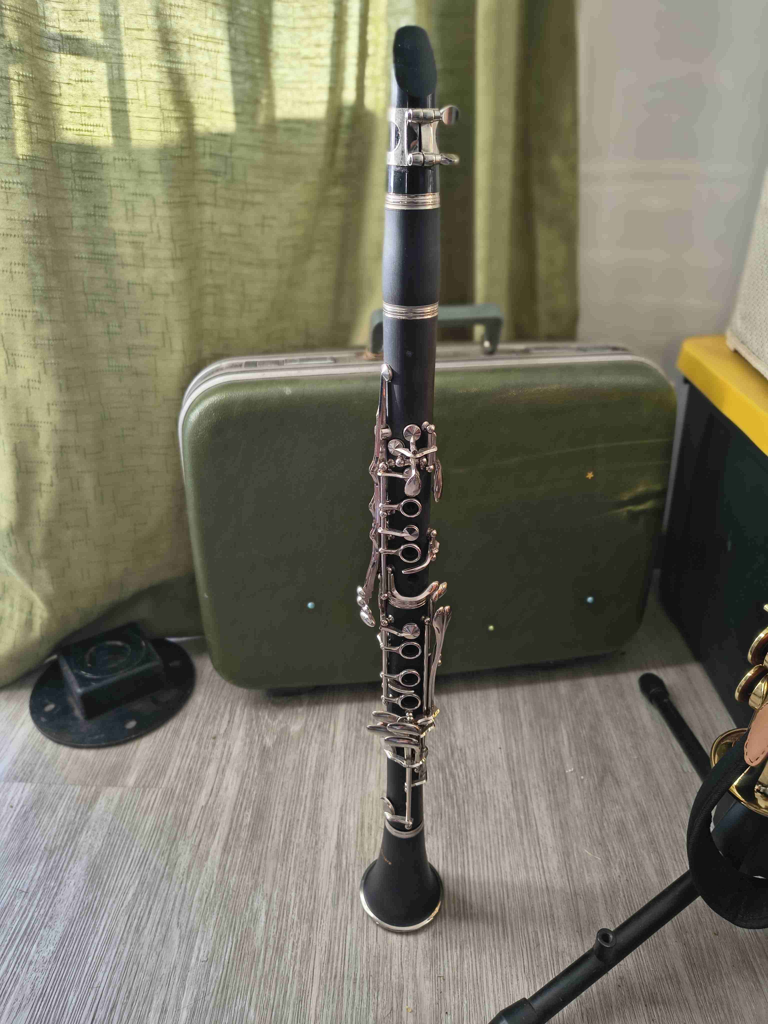 Clarinete clásico en buen estado - miniatura 2