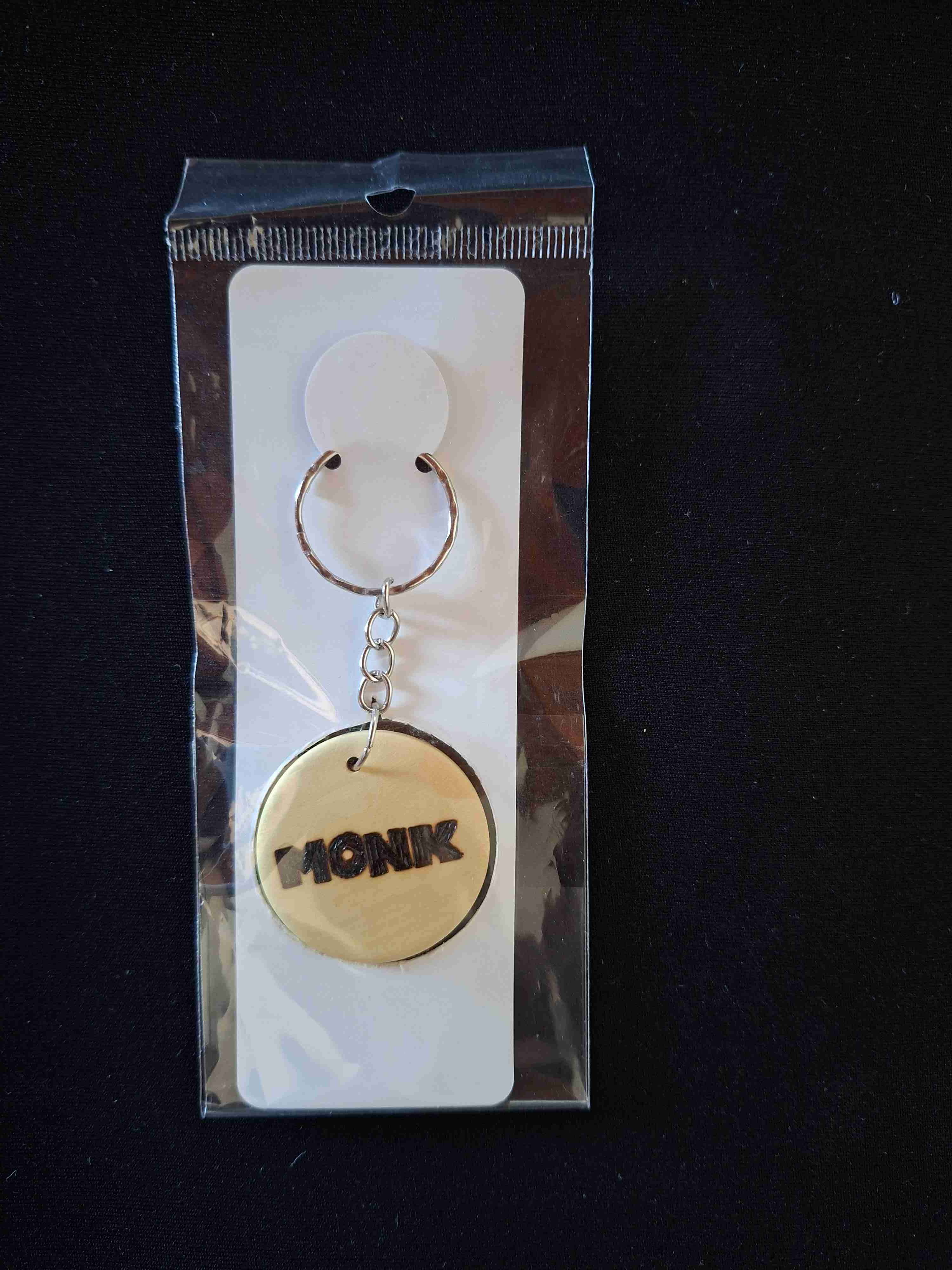 Llavero artesanal serie Monk - miniatura 1