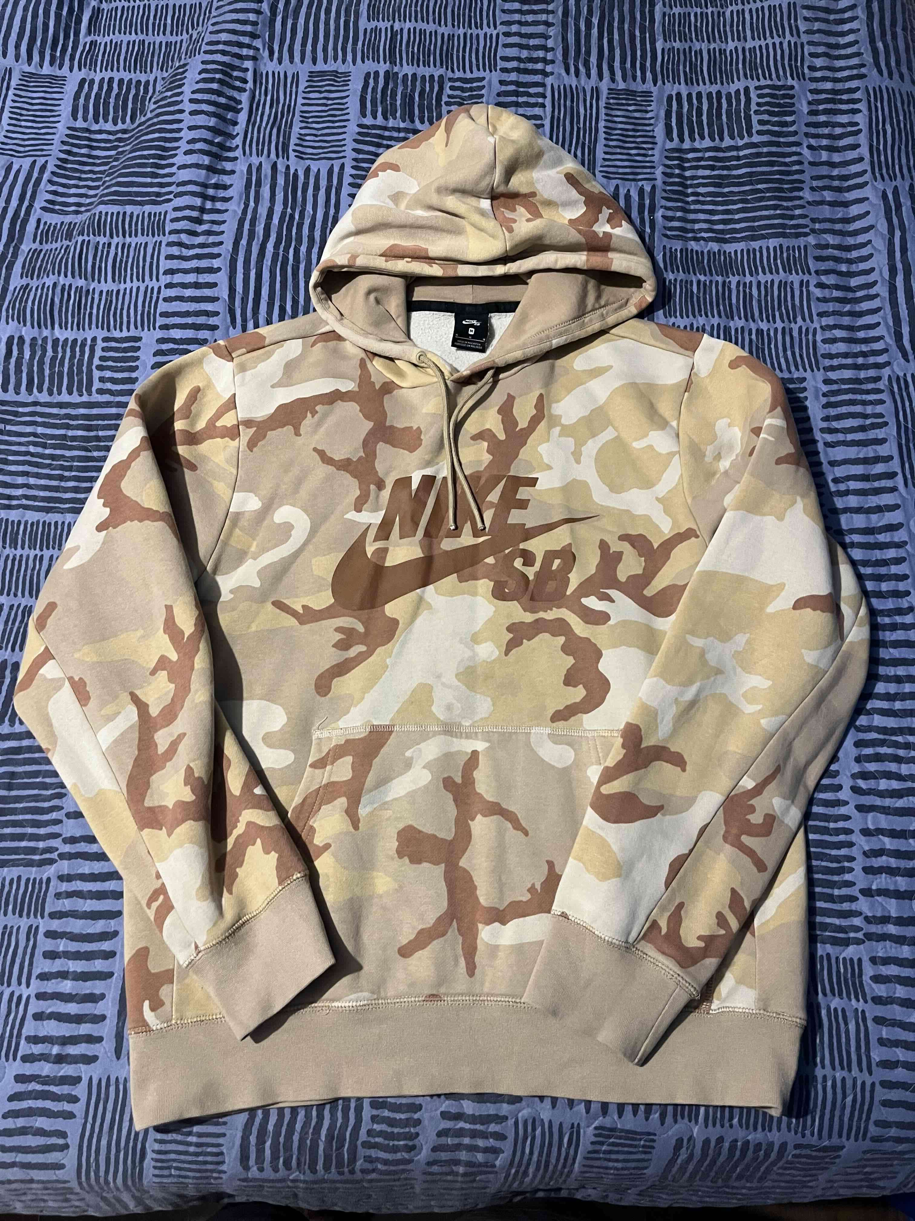 Polerón camuflado Nike SB con capucha - miniatura 1