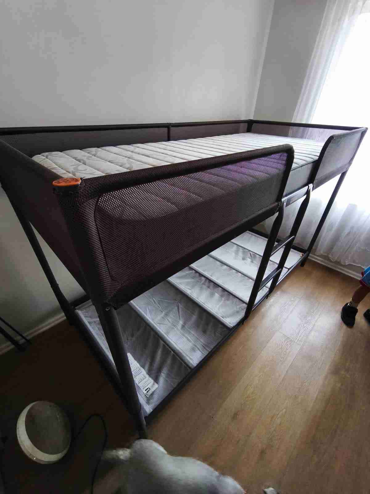 Cama de metal con colchón - miniatura 2