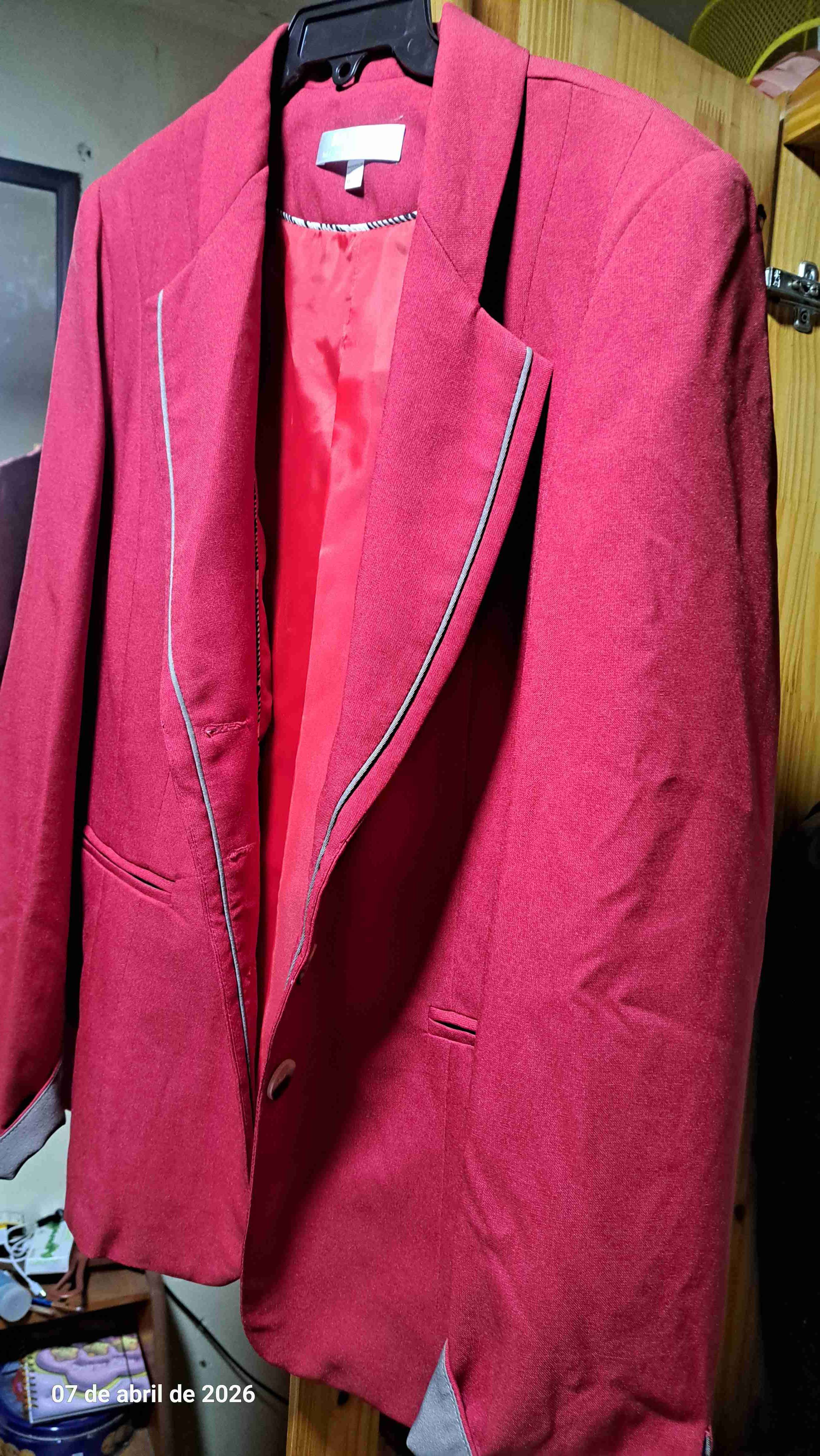 Blazer rojo elegante - miniatura 2