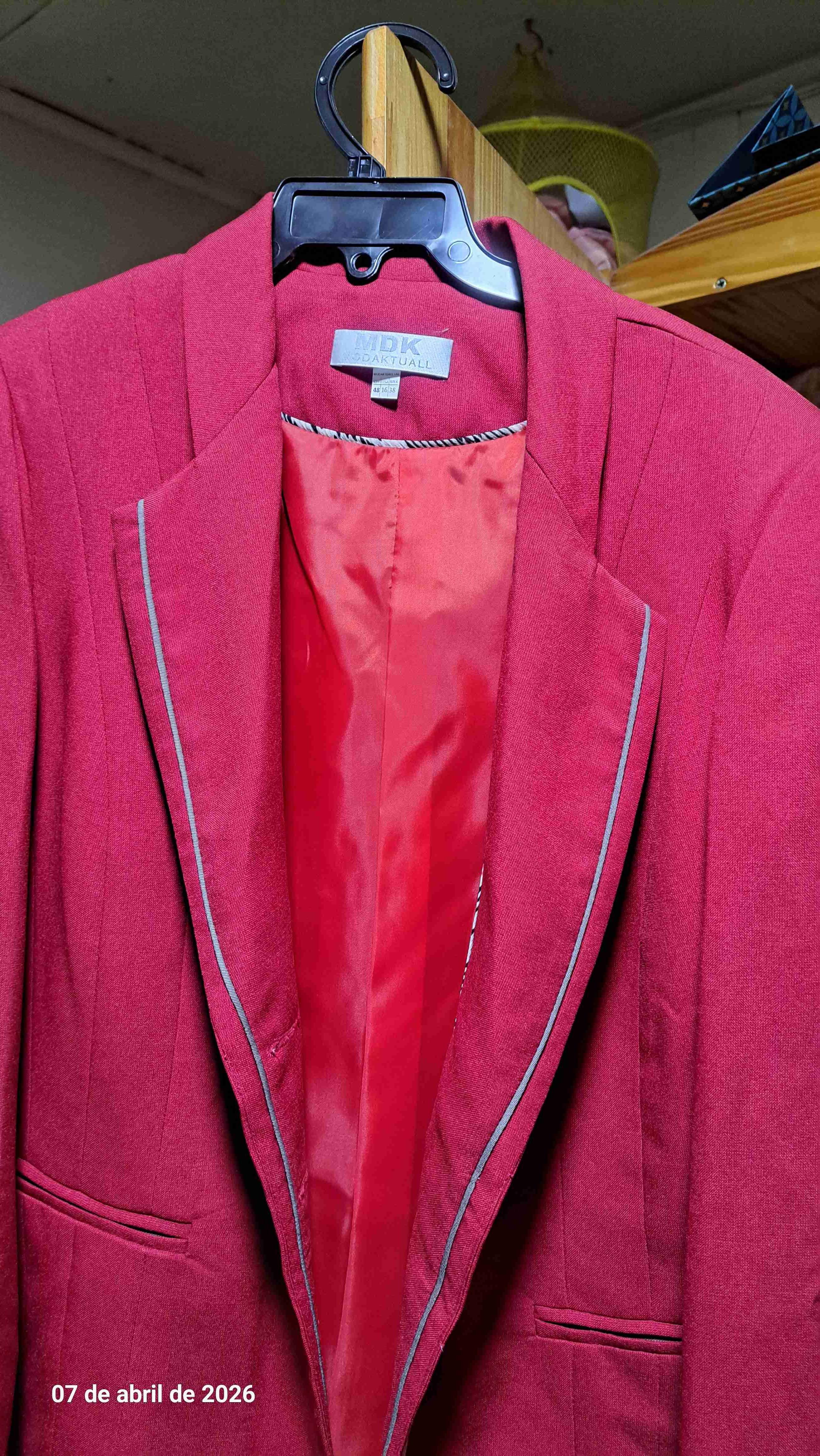 Blazer rojo elegante - miniatura 3