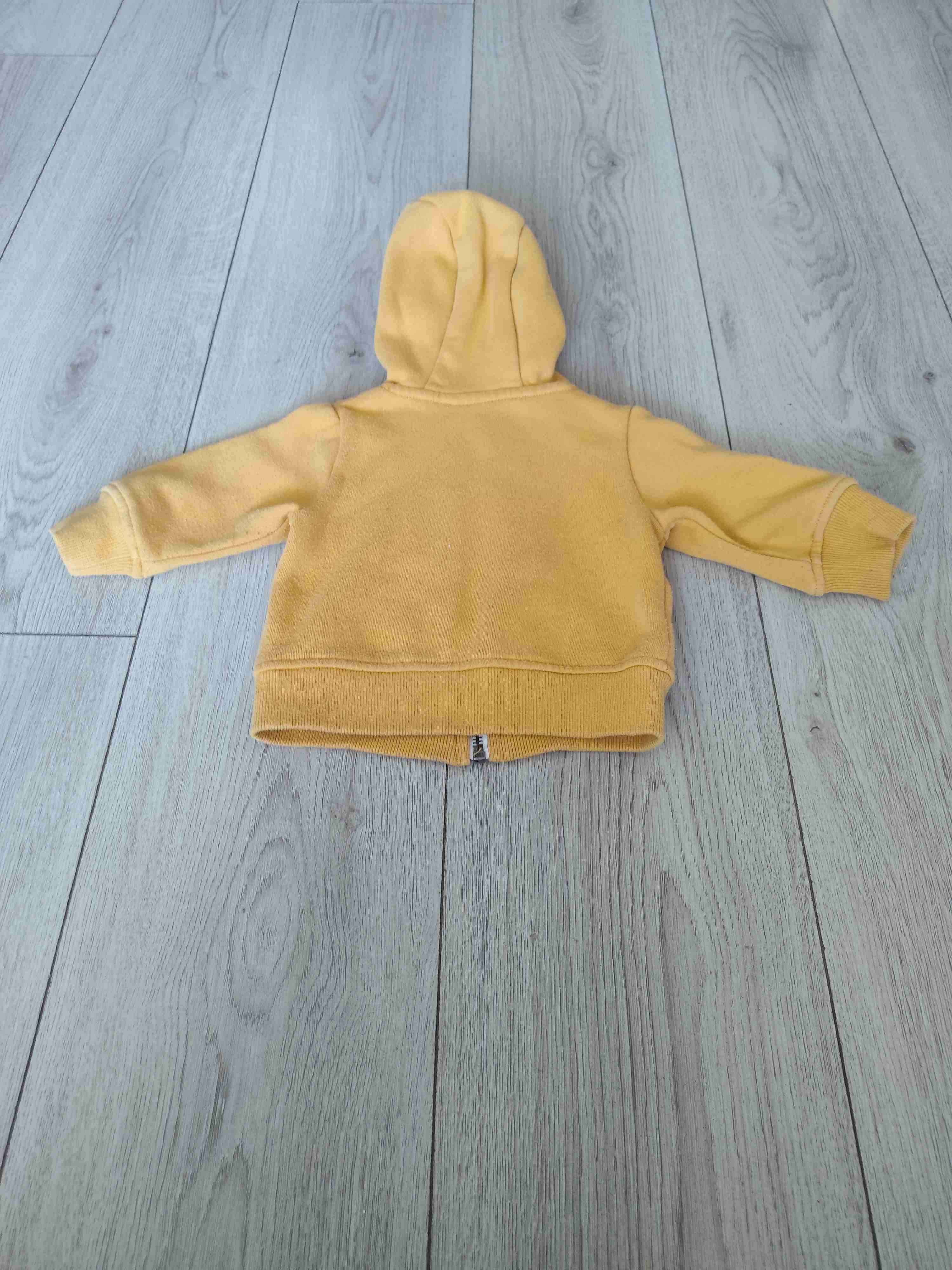 Polerón bebé amarillo con capucha - 2