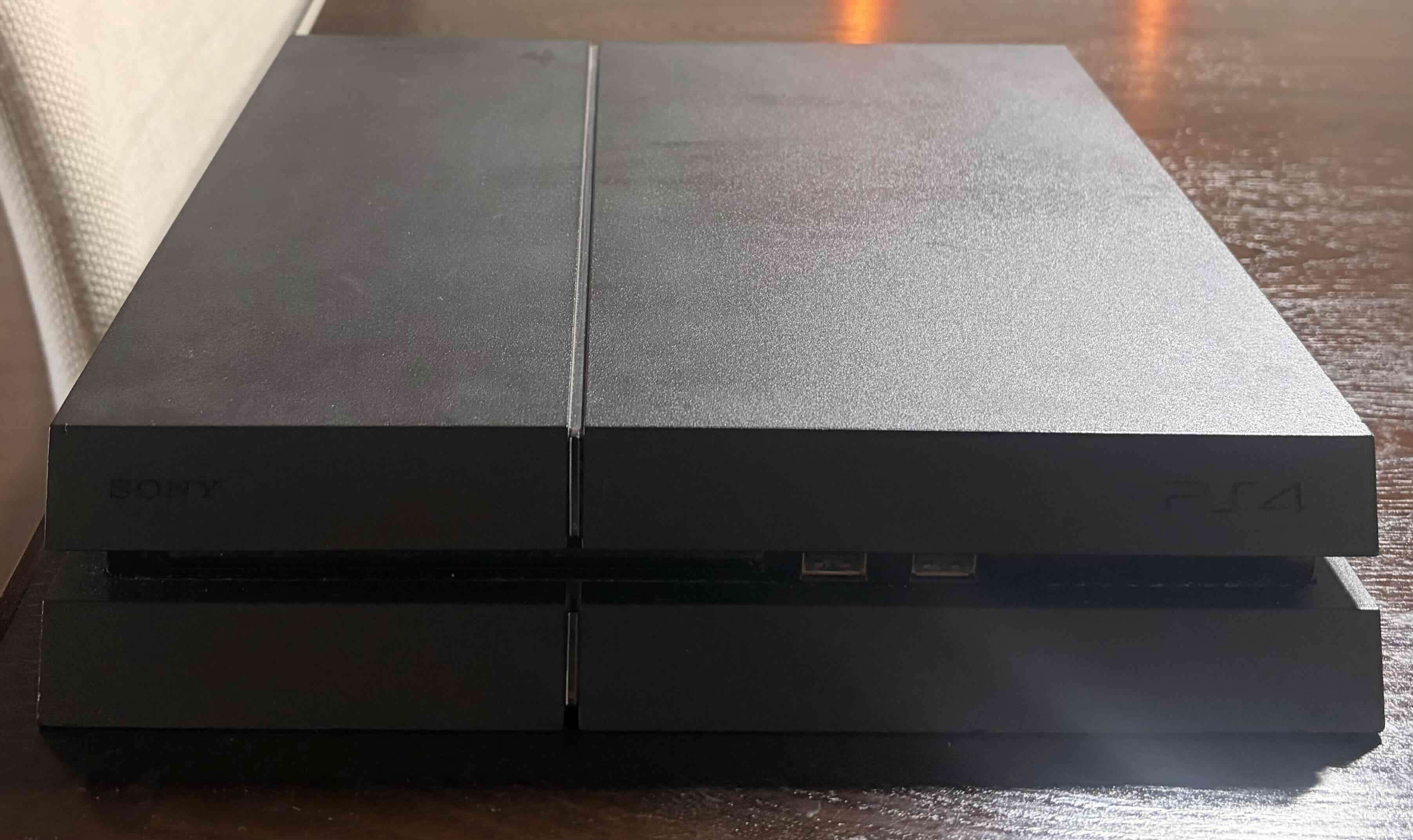 Consola PS4 usada - miniatura 1