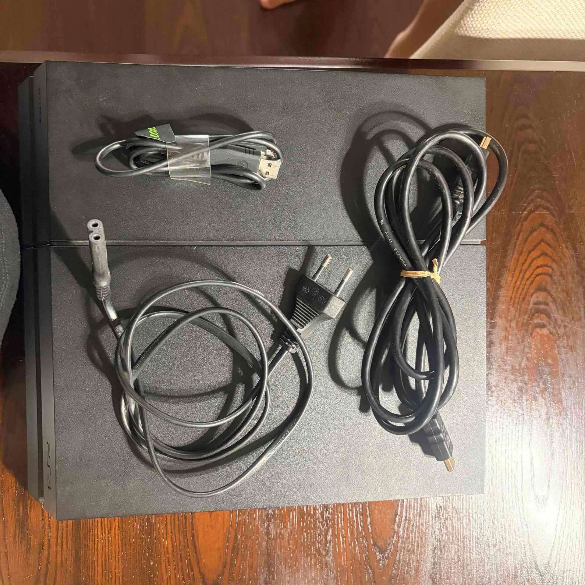 Consola PS4 usada - miniatura 3