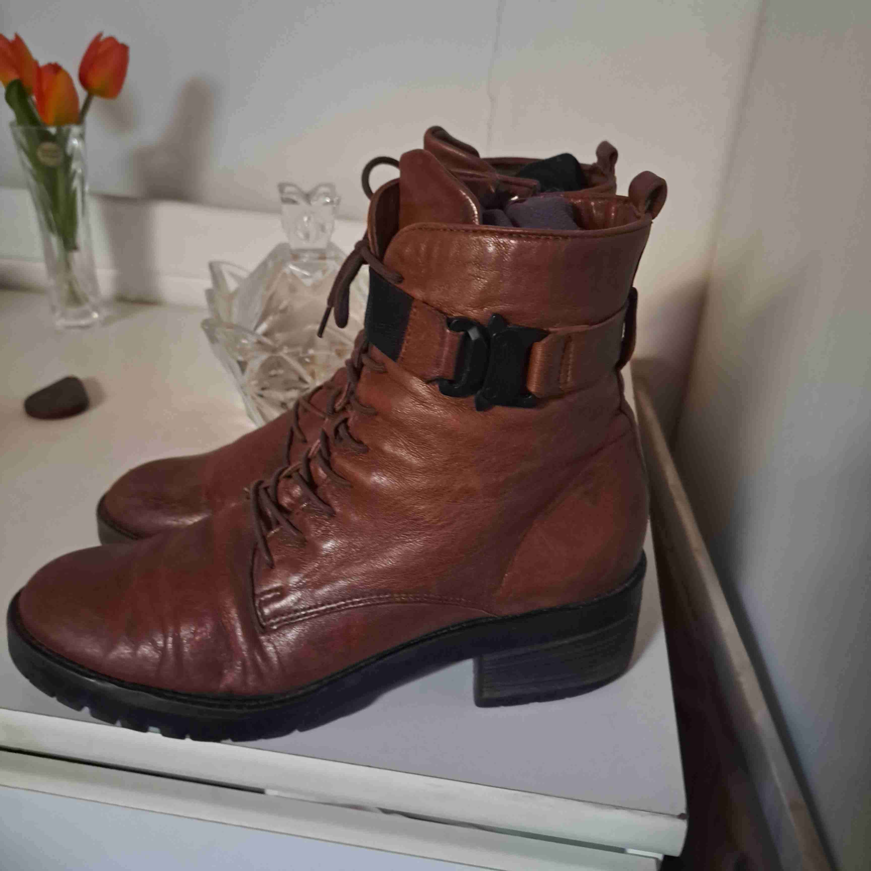 Botas de cuero marrón - miniatura 4