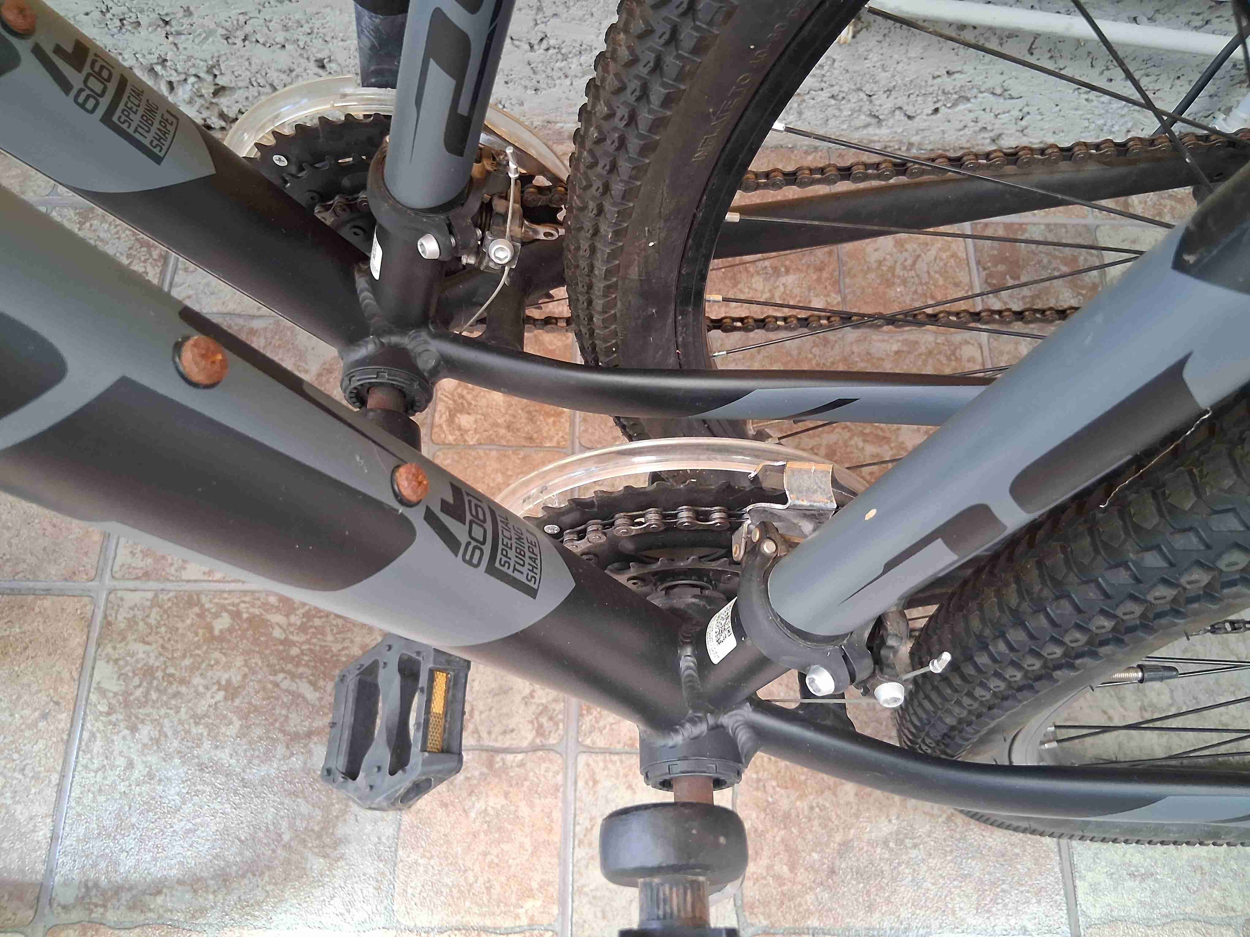 Bicicleta de montaña MTB negra - 2