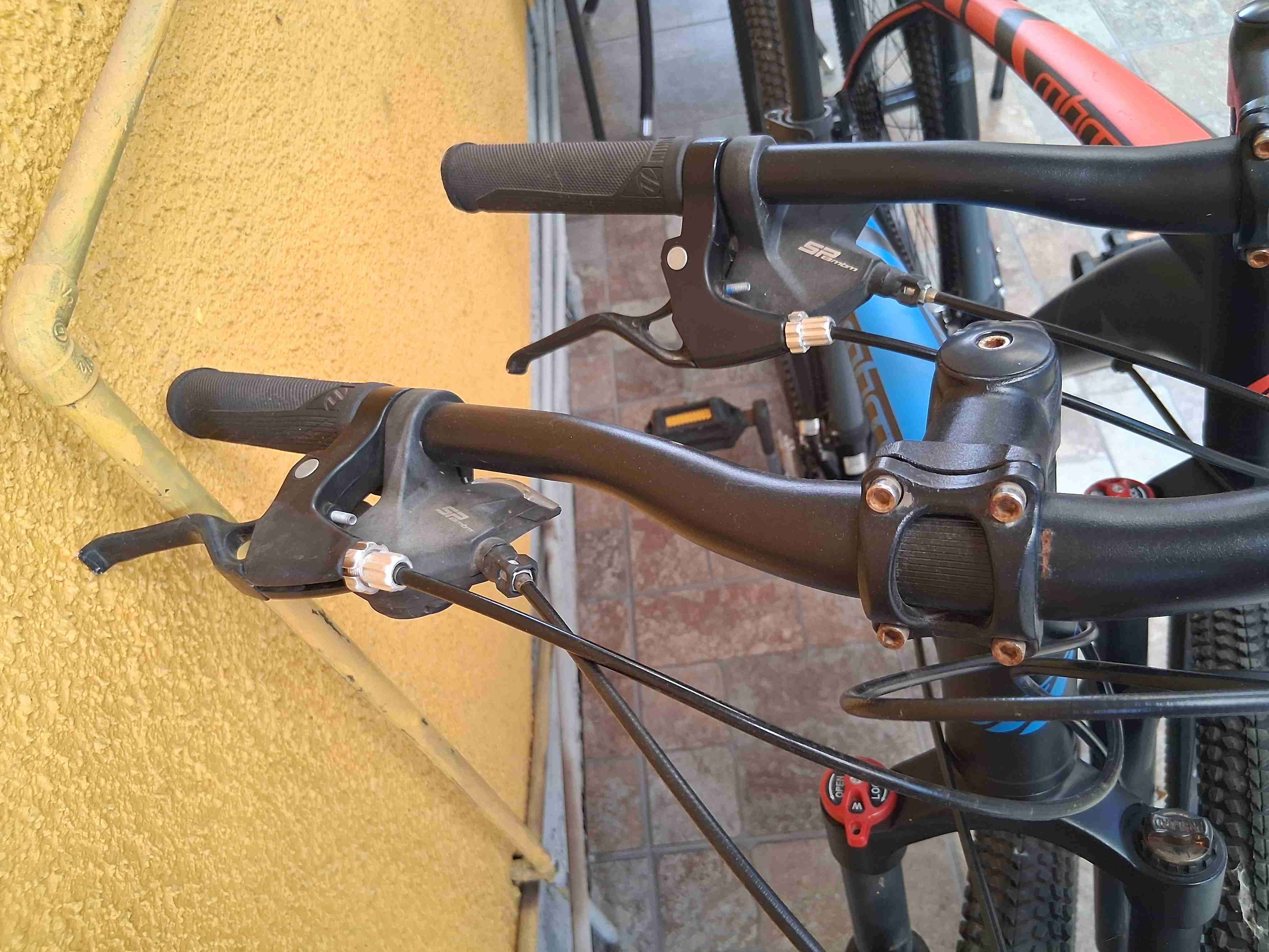 Bicicleta de montaña MTB negra - 5