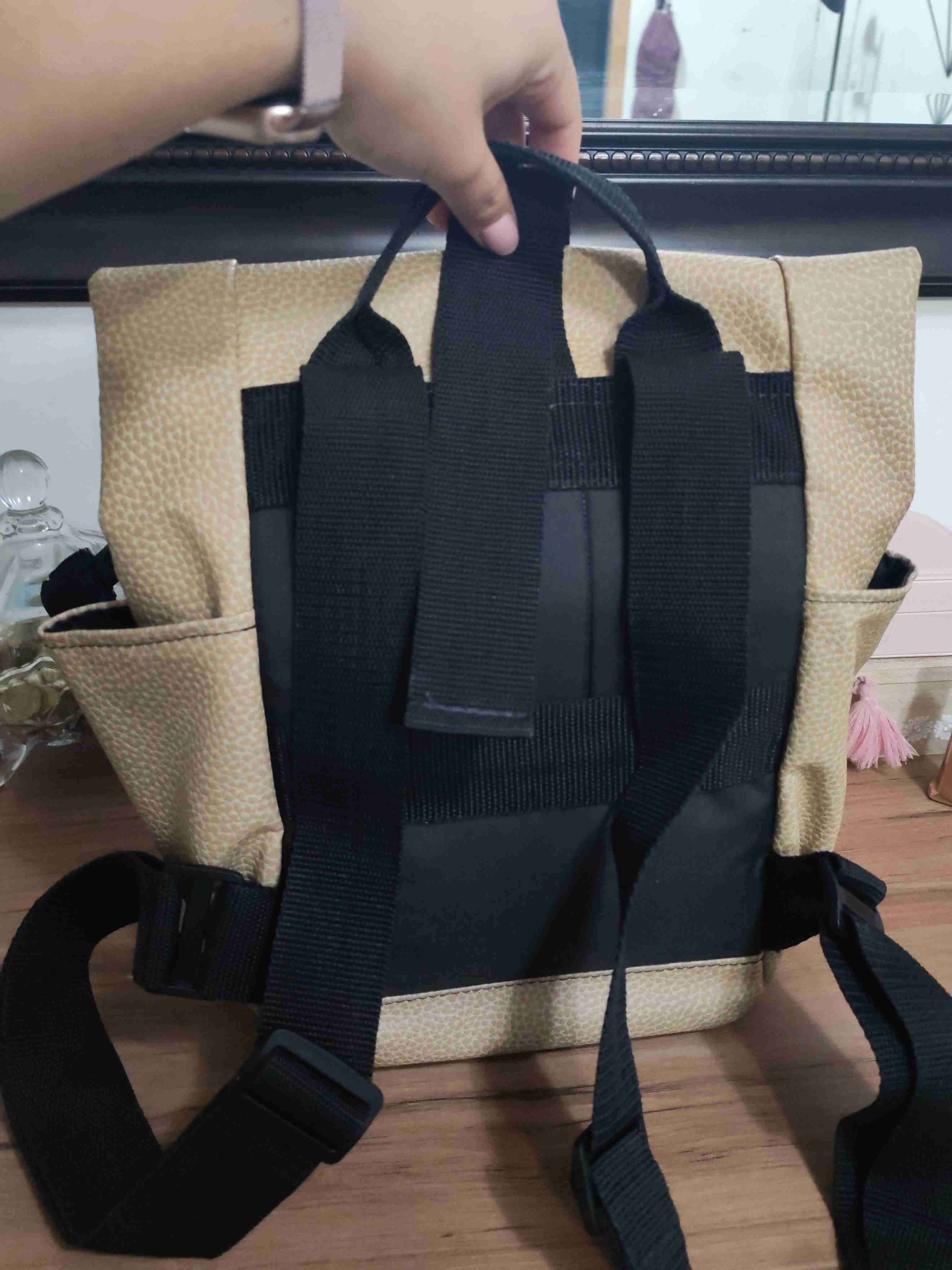 Mochila beige con detalle negro - miniatura 2