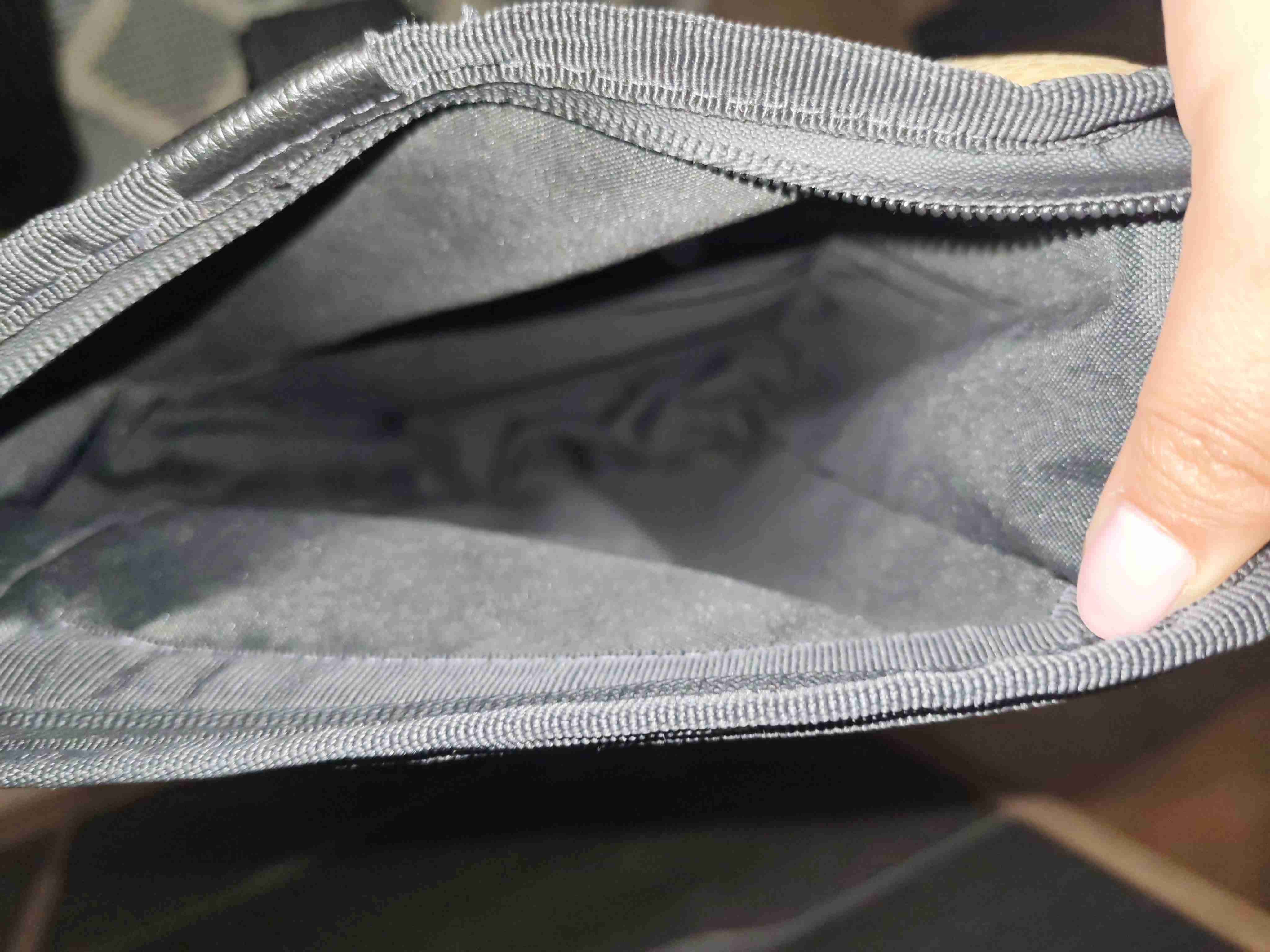 Mochila beige con detalle negro - miniatura 4