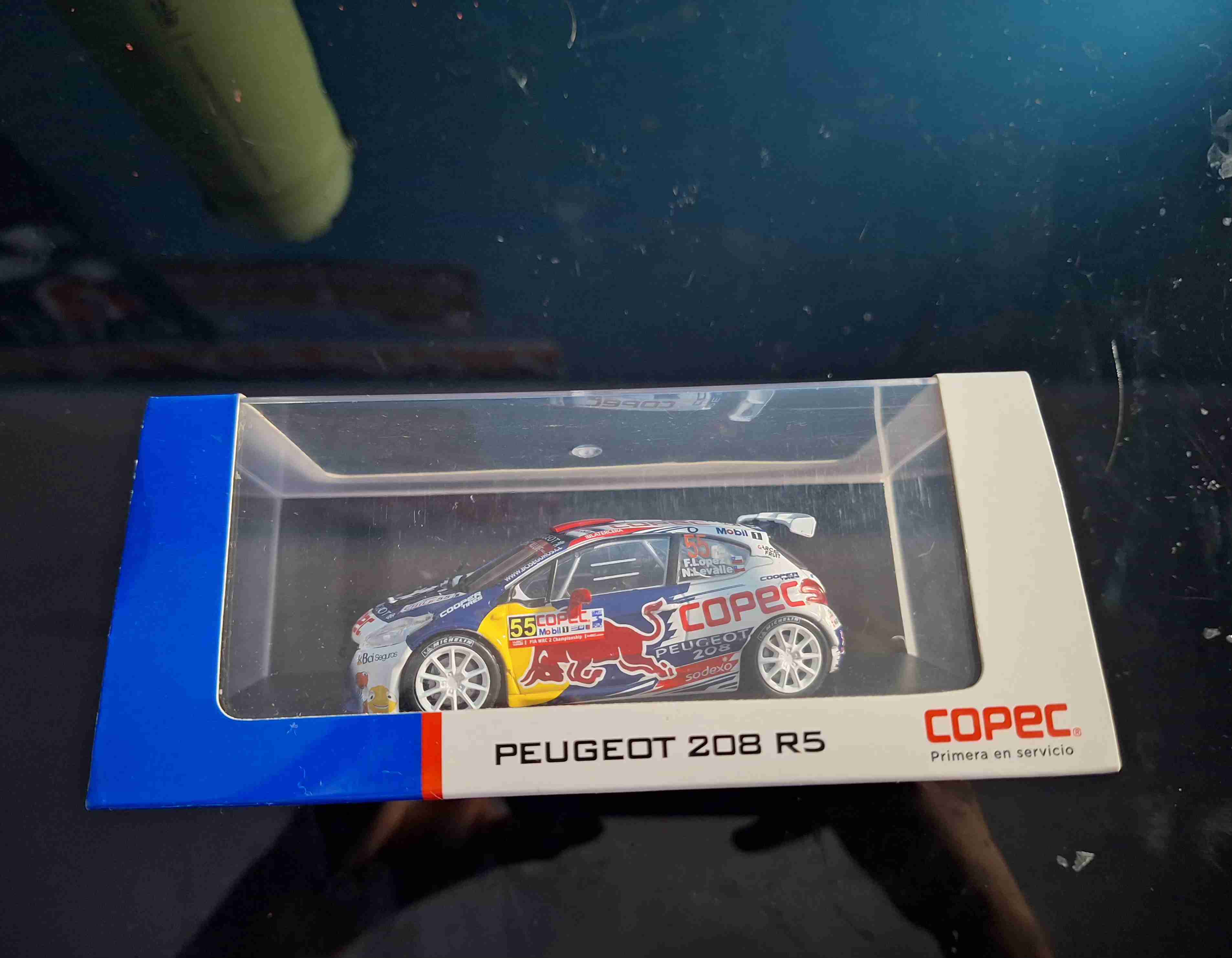 Auto a escala Peugeot 208 R5 de colección - miniatura 2