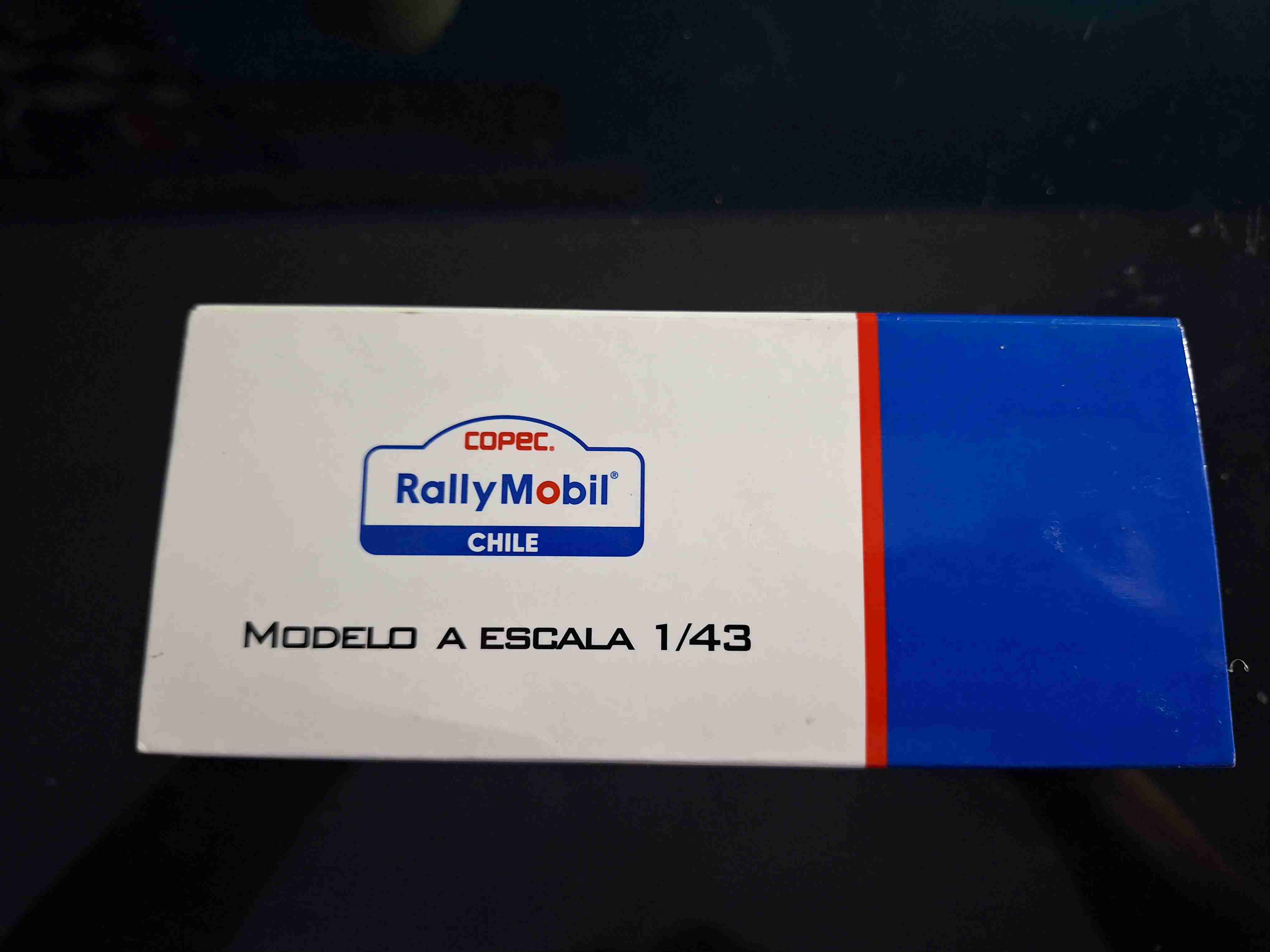 Auto a escala Peugeot 208 R5 de colección - miniatura 4