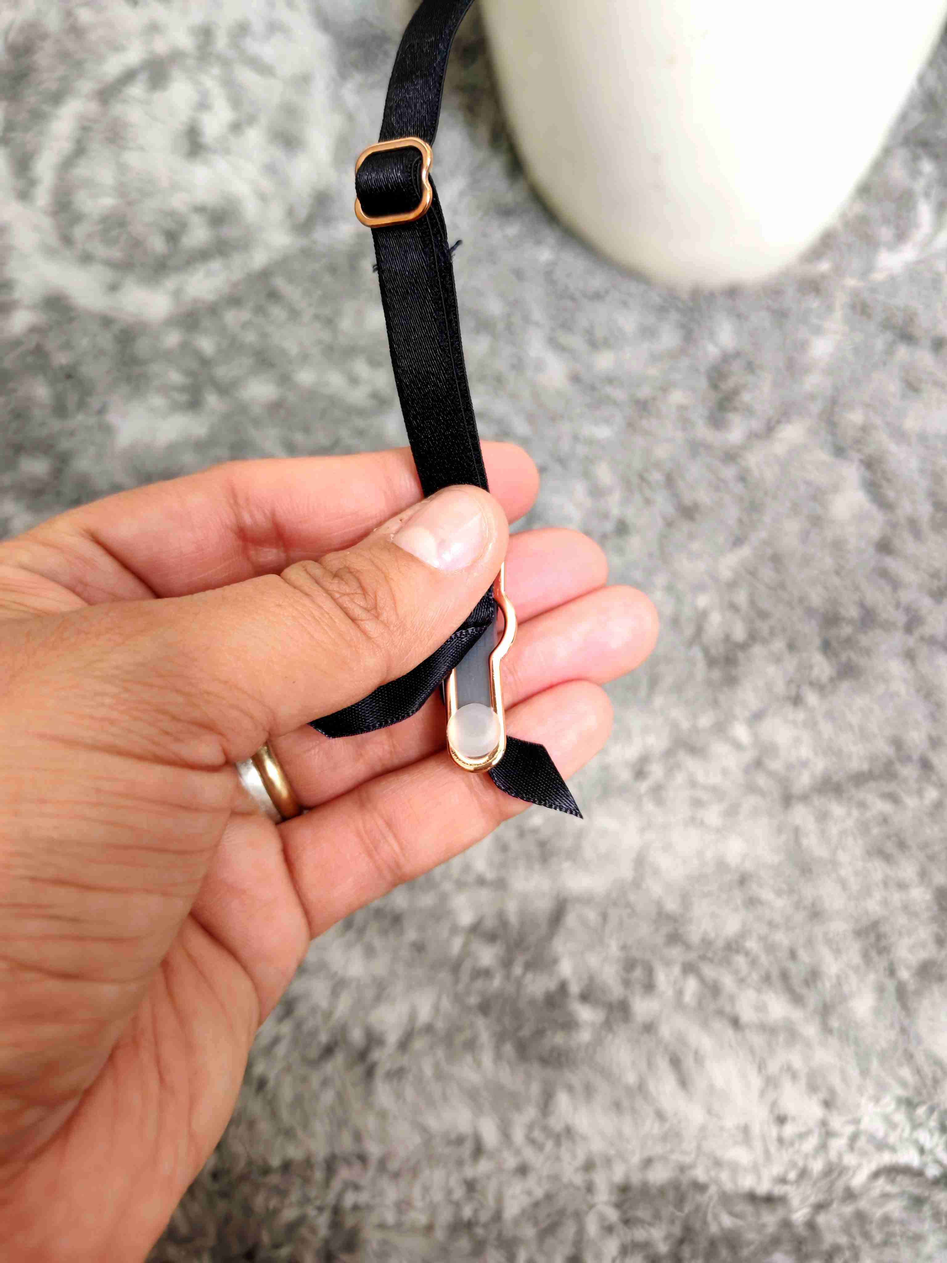 Portaligas encaje negro Victoria's Secret - miniatura 2