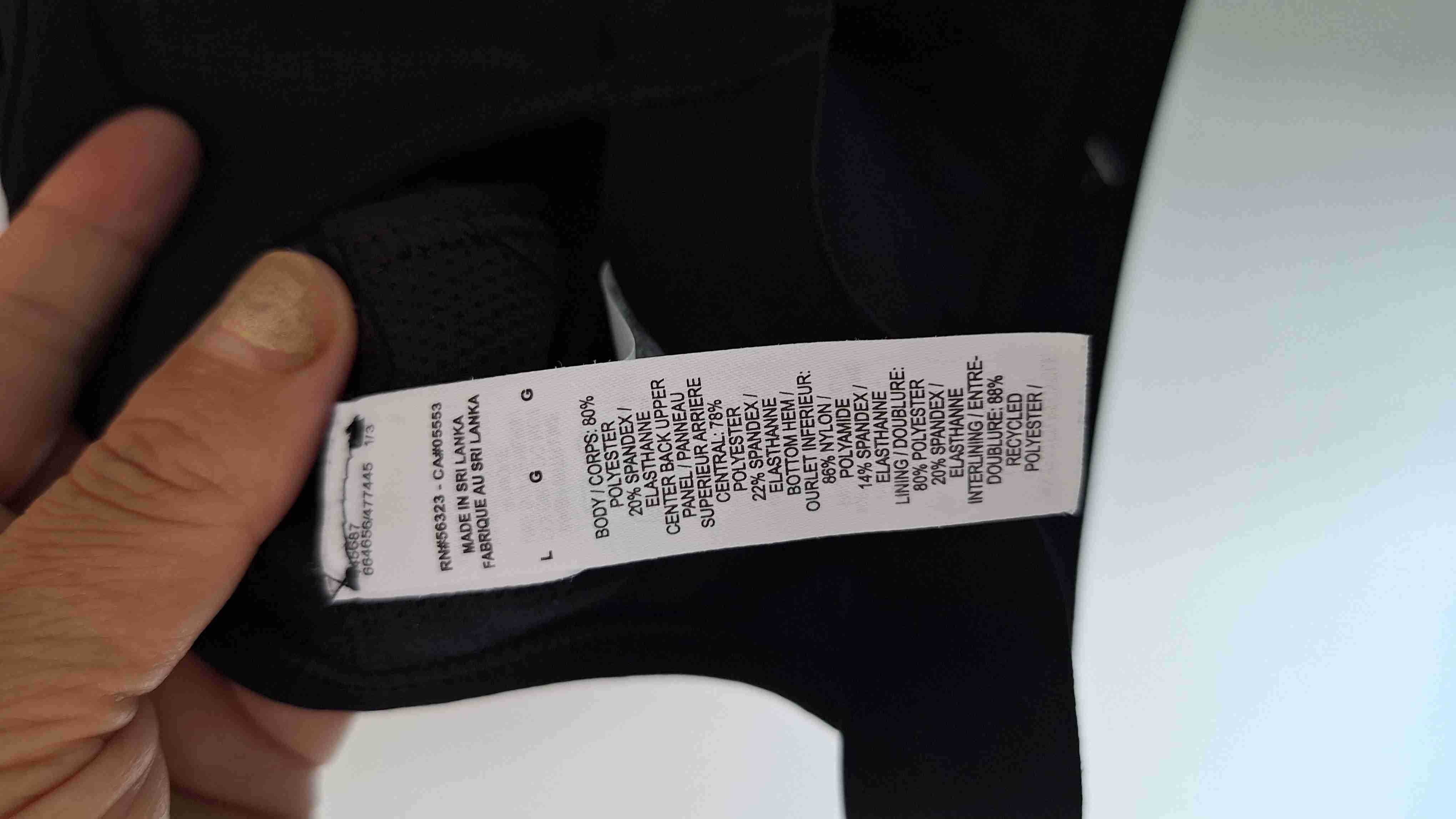 Top deportivo Nike negro - 2