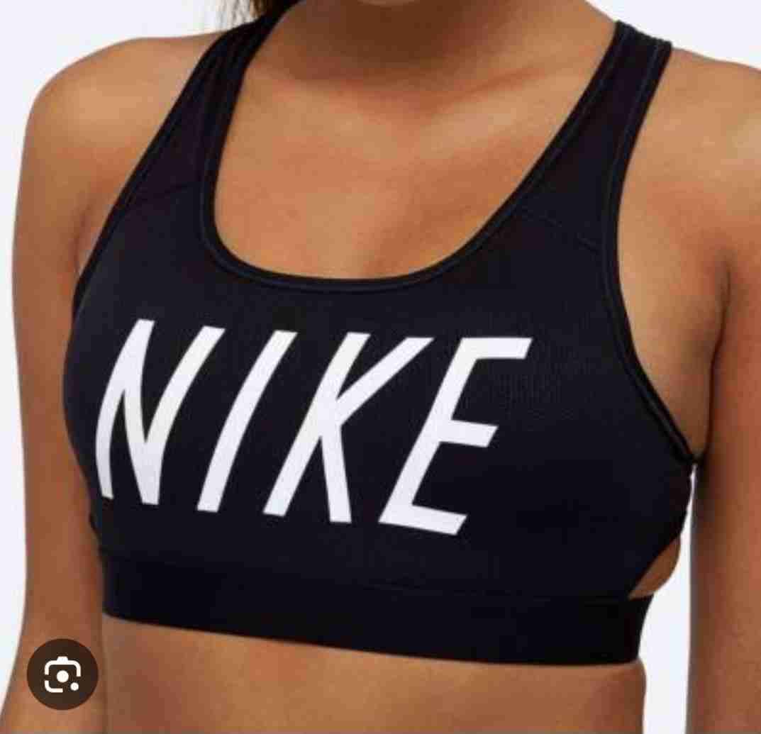 Top deportivo Nike negro - 6