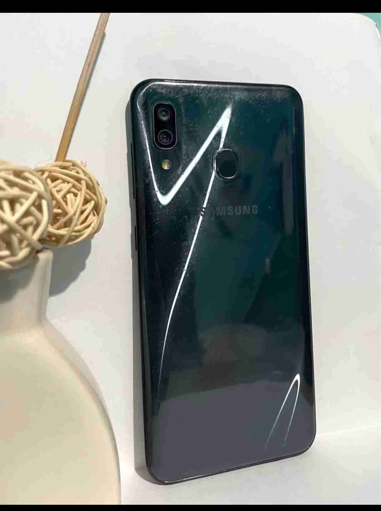 Samsung galaxy a30 - 3