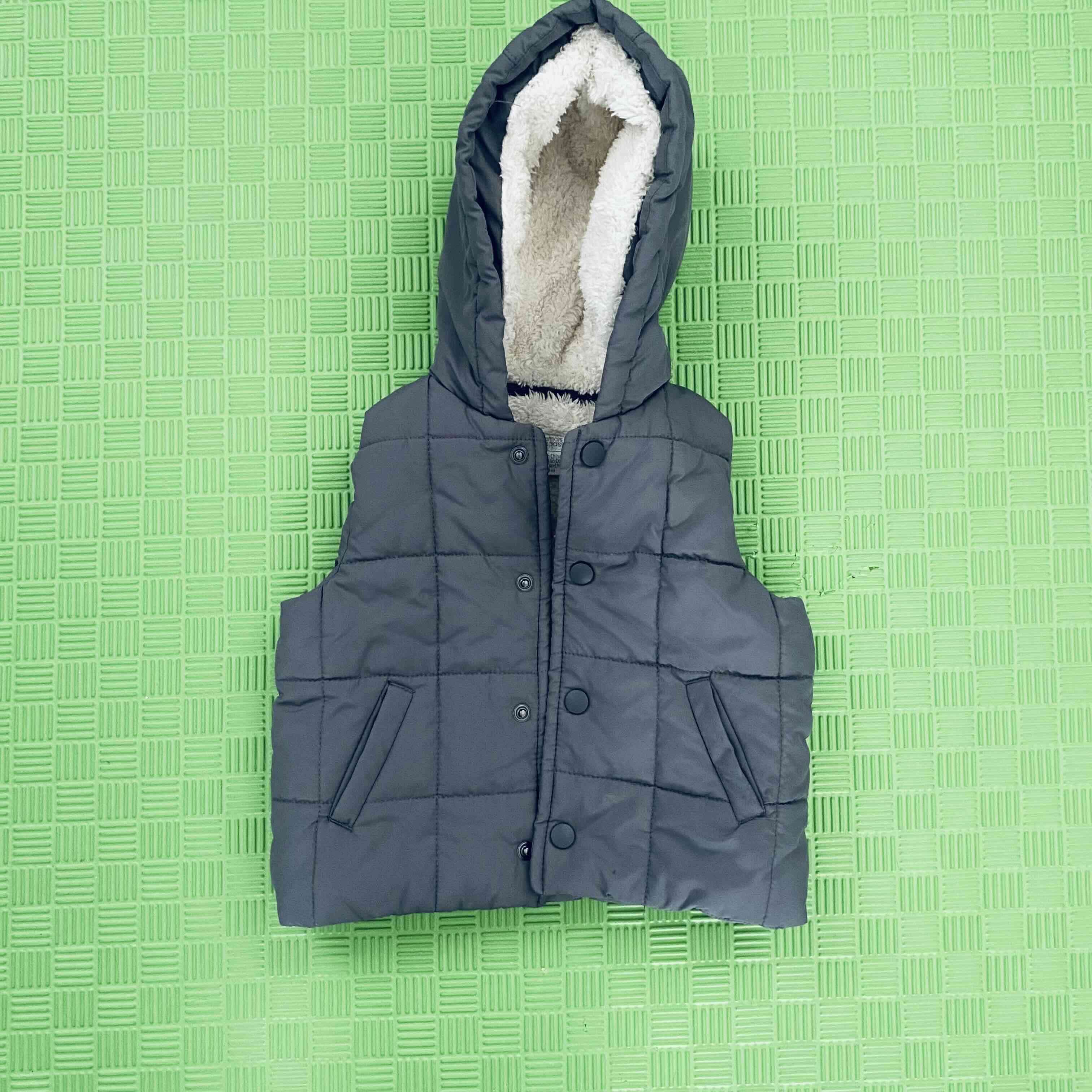 Chaleco acolchado con capucha gris - 1