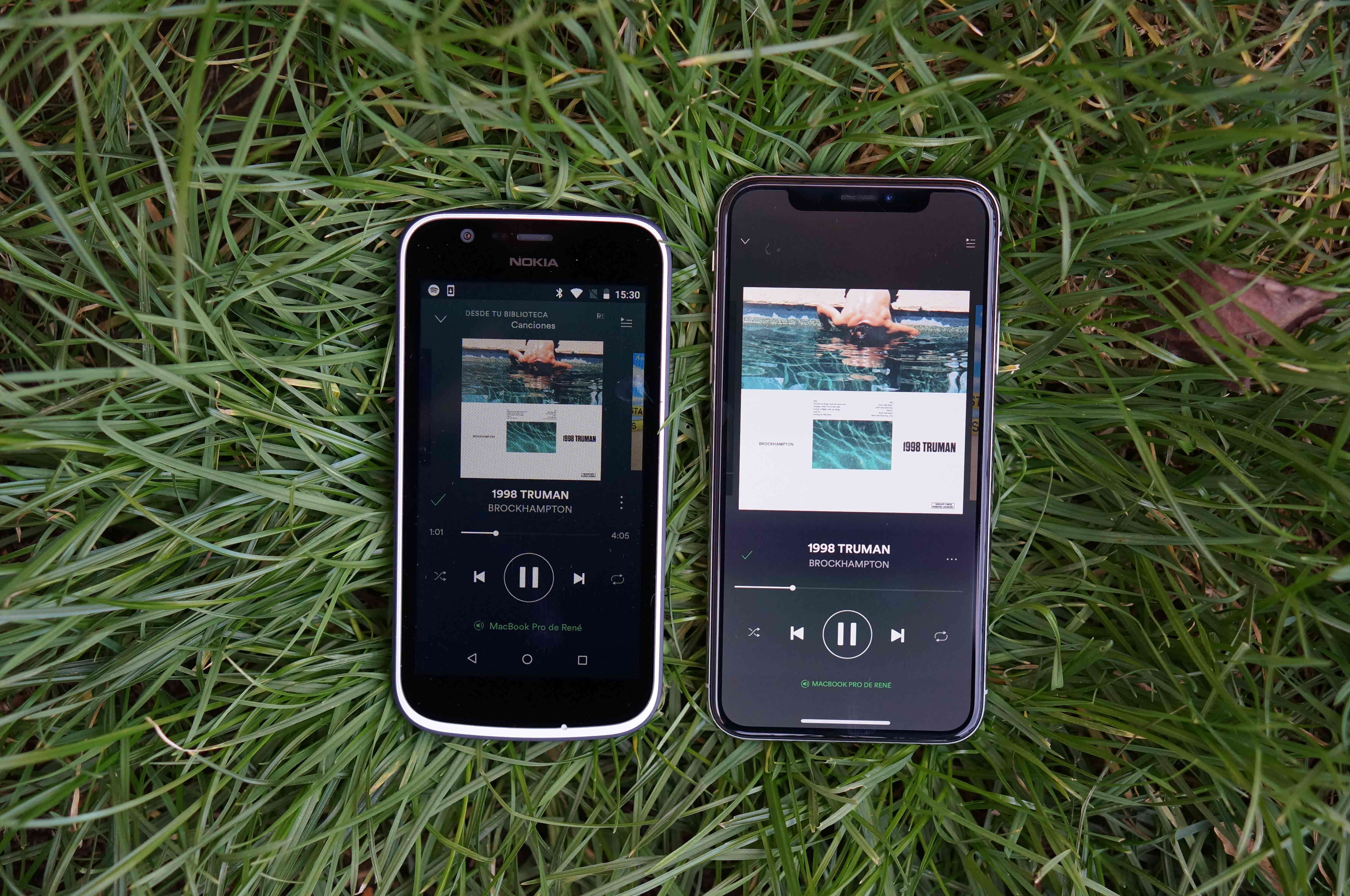 Dos celulares Nokia y iPhone - 3