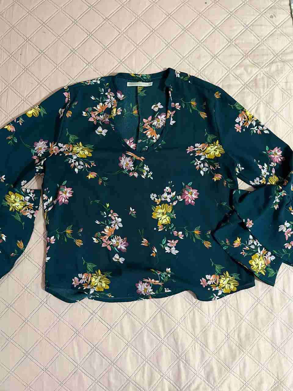 Blusa floral de manga larga