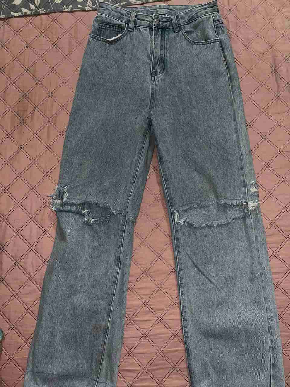Jeans rasgados gris oscuro talla 36 marca HyM