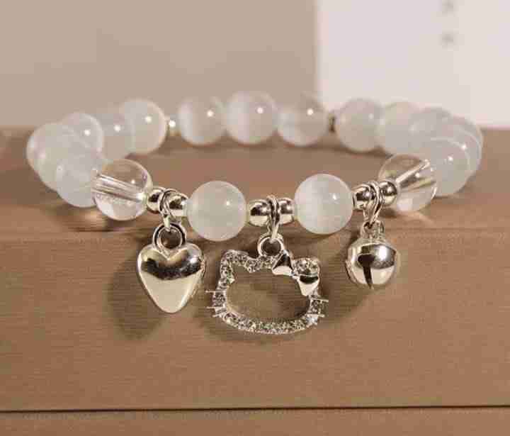 Pulsera con dijes de corazón kitty