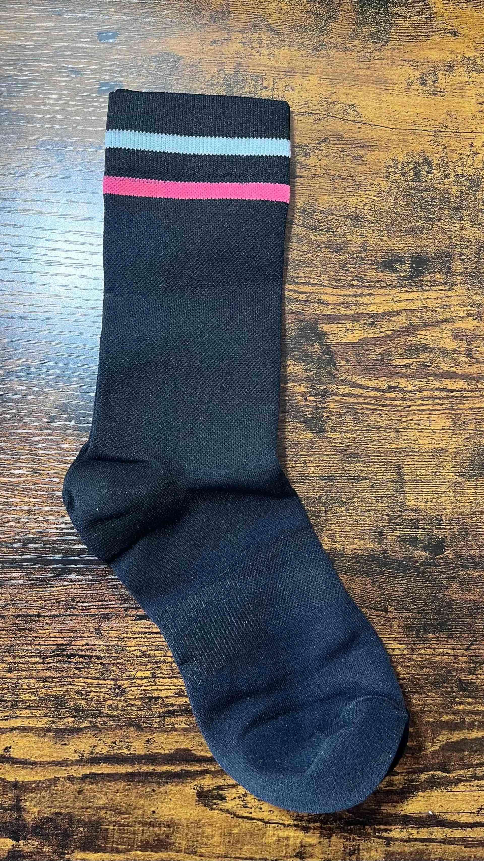 Calcetín negro con franjas - 1