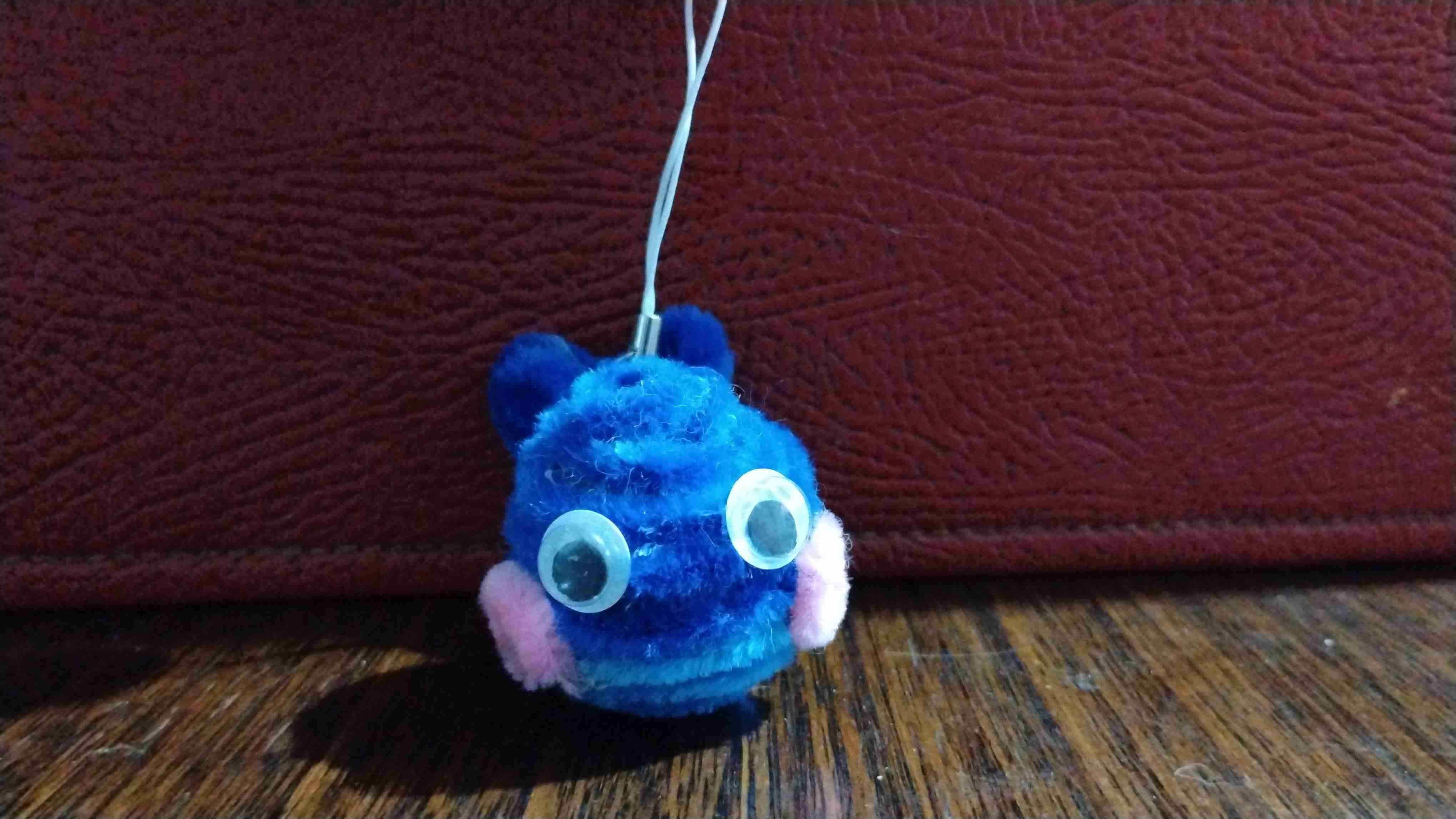 Llavero de pez azul - 1