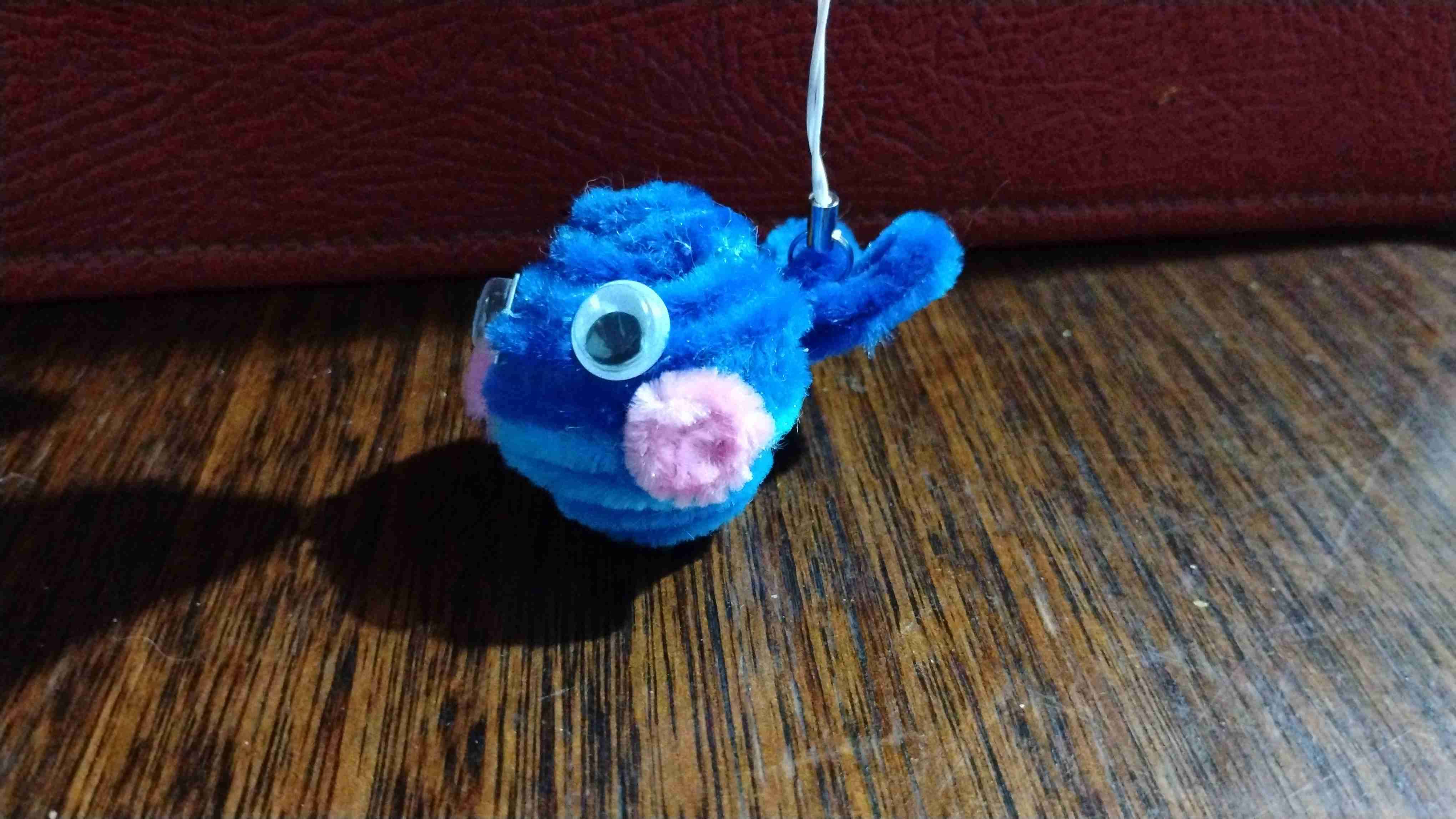 Llavero de pez azul - 2