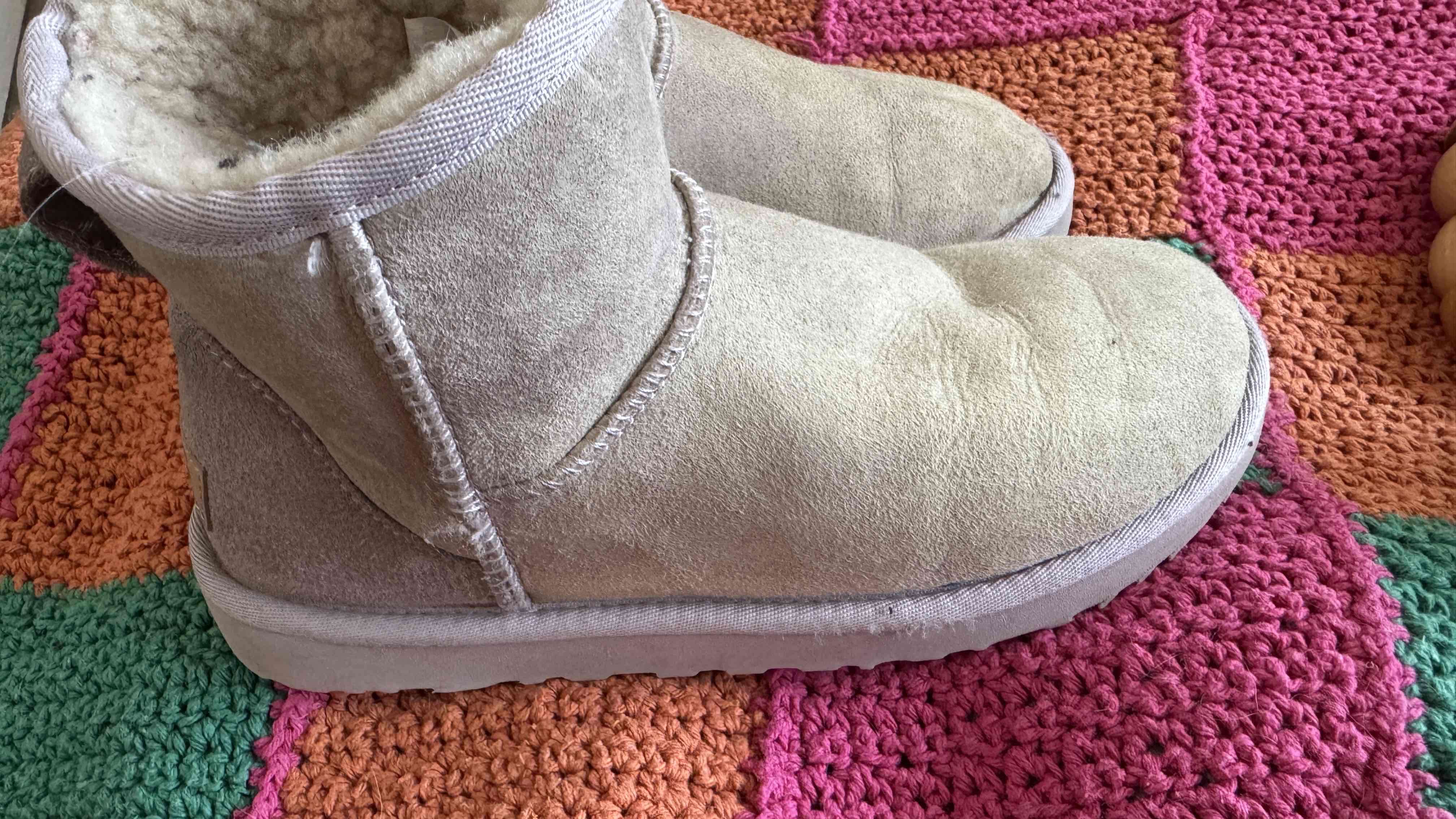 Botas ugg  lila con beige  original - miniatura 3