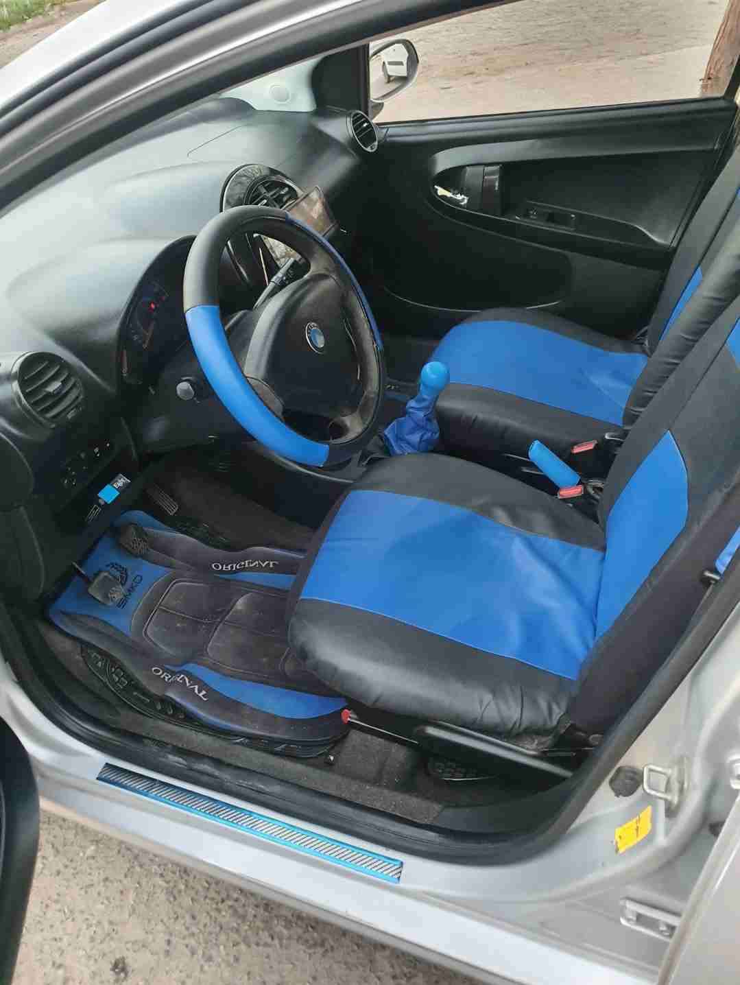 Auto compacto plata usado - miniatura 6