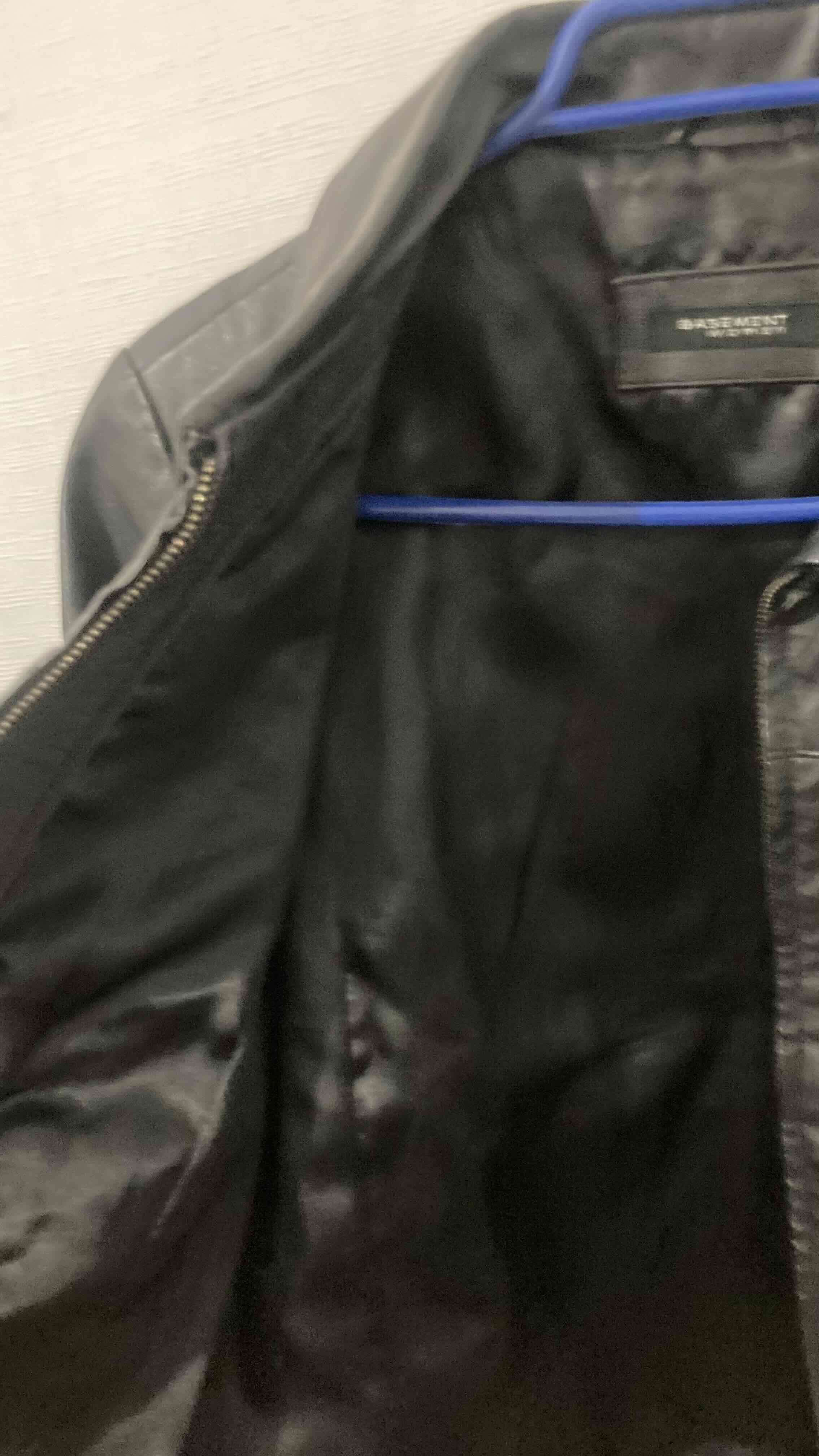 Chaqueta negra de cuero - miniatura 5