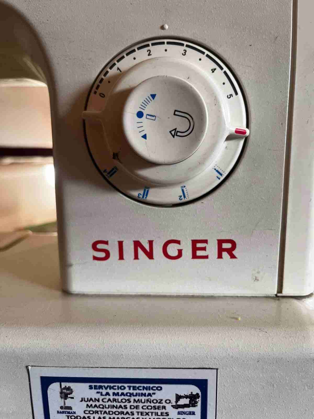 Máquina de coser Singer Precisa - 2