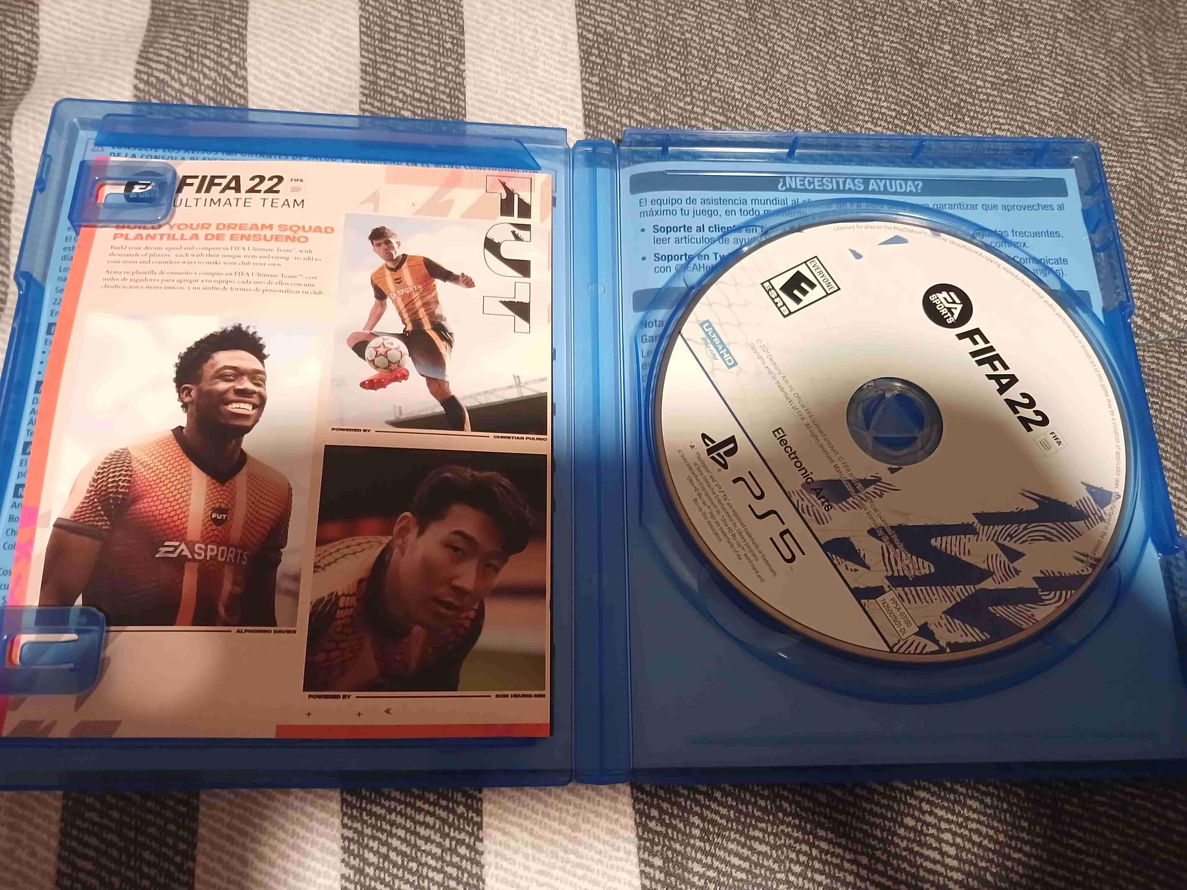 FIFA 22 PS5 en caja - 3