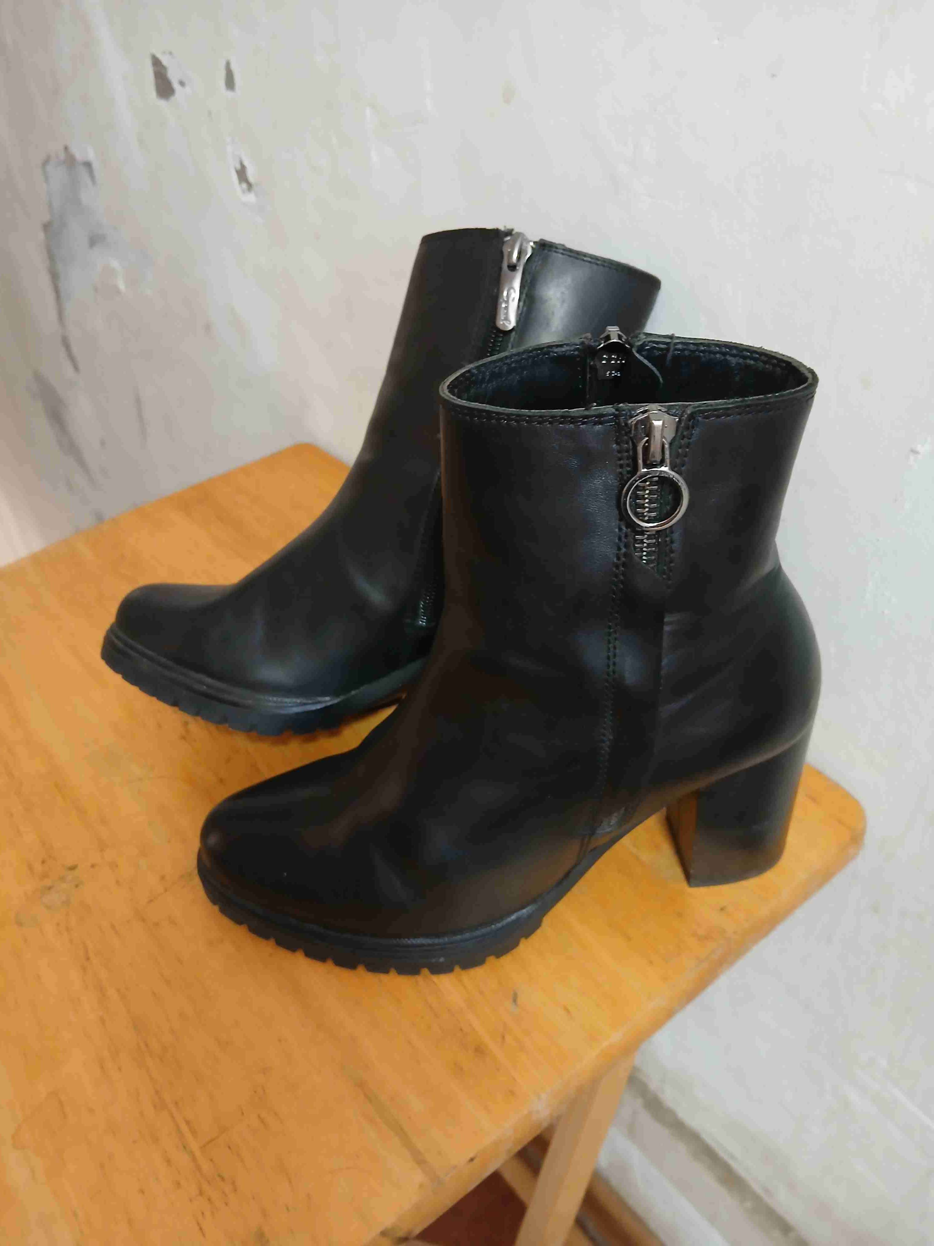 Botines negros con cierres gacel n 36 cuero - miniatura 2