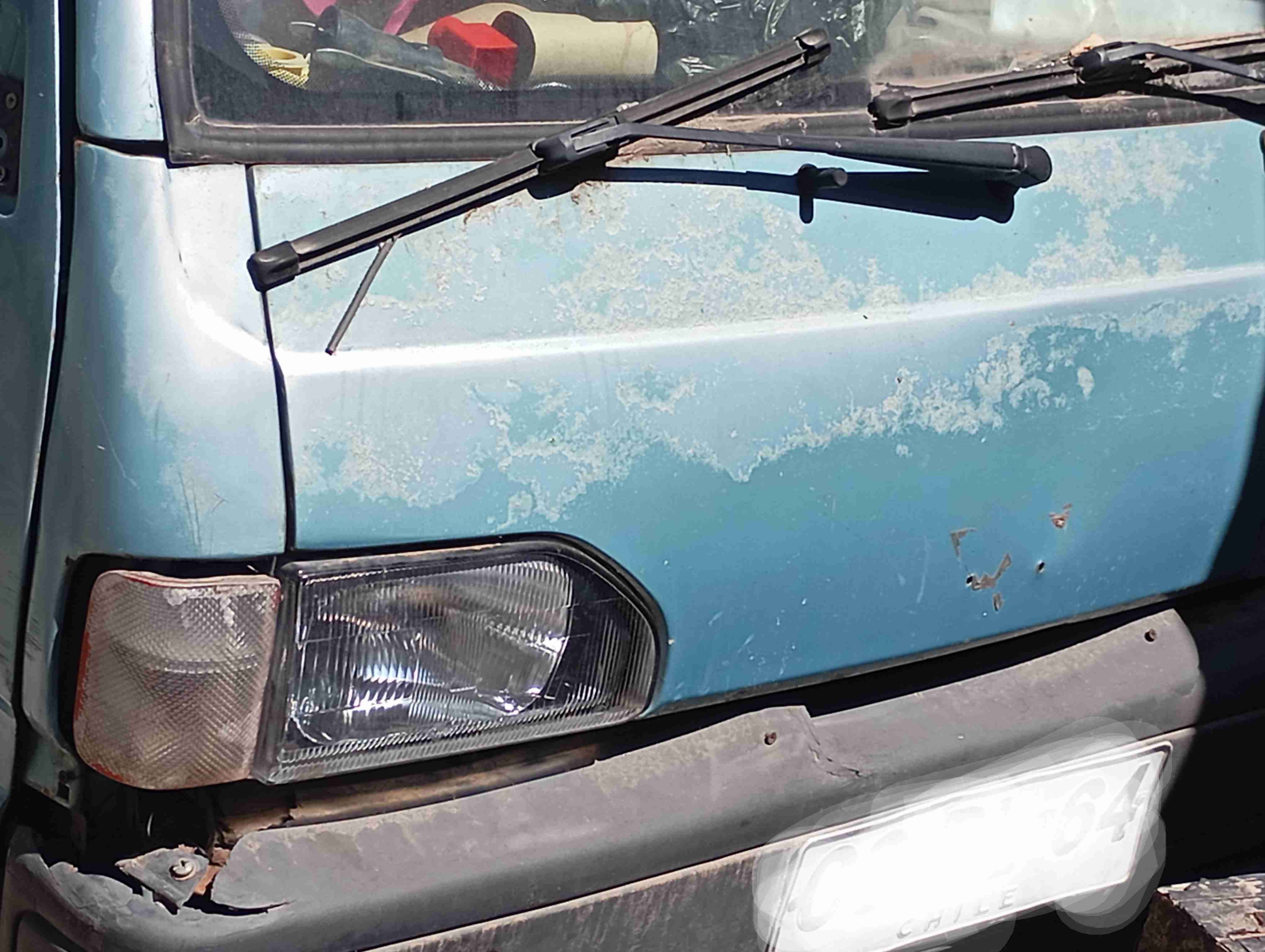 Camioneta pequeña utilitaria - miniatura 2