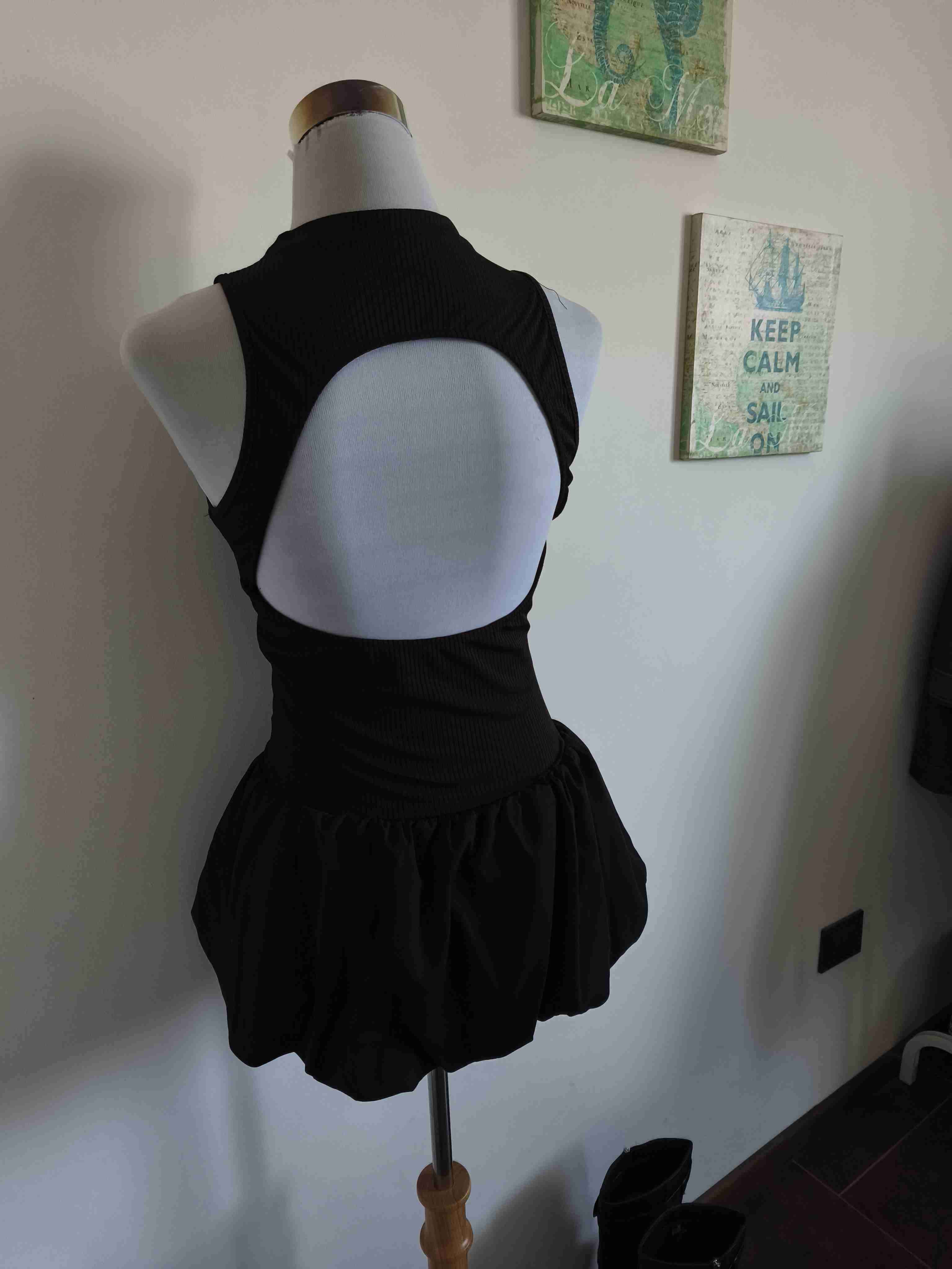 Vestido negro sin mangas - 3